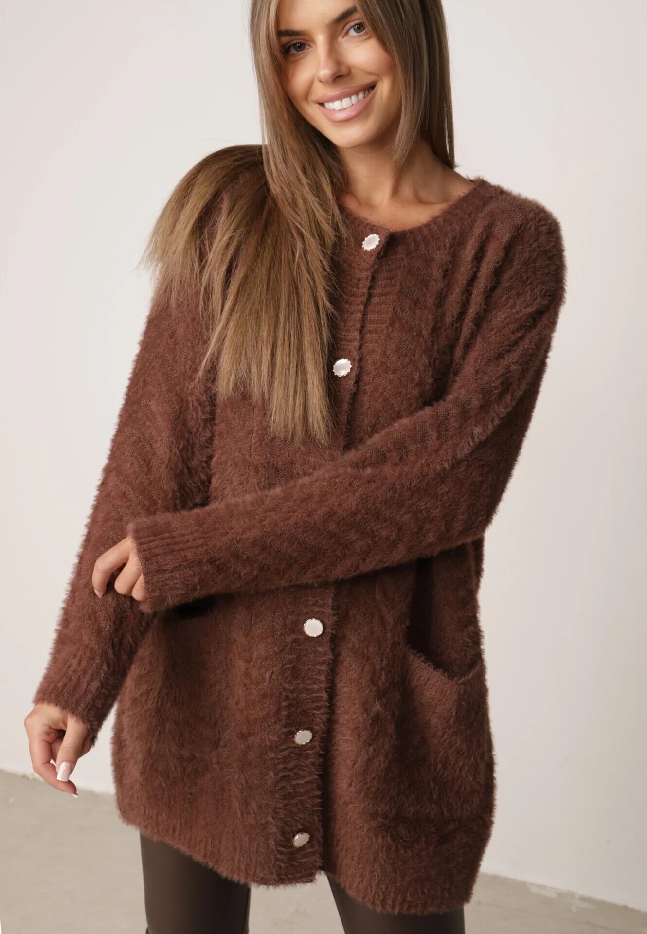 j&x Cardigan din lână croială lungă cu buzunare și nasturi decorativi Opejta Maro