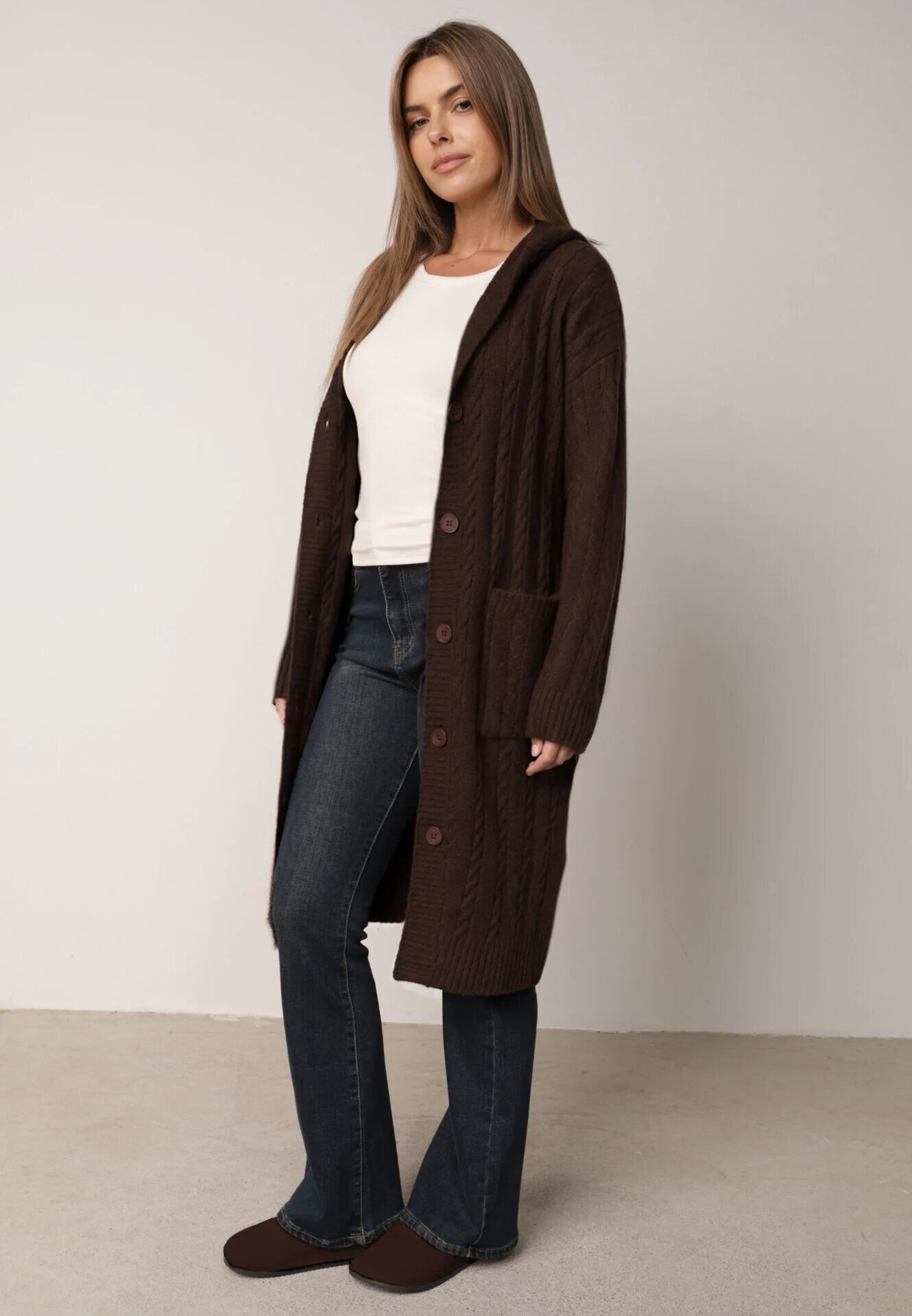 j&x Cardigan lung descheiat cu bumbac lână și glugă cu împletituri Jadani Maro