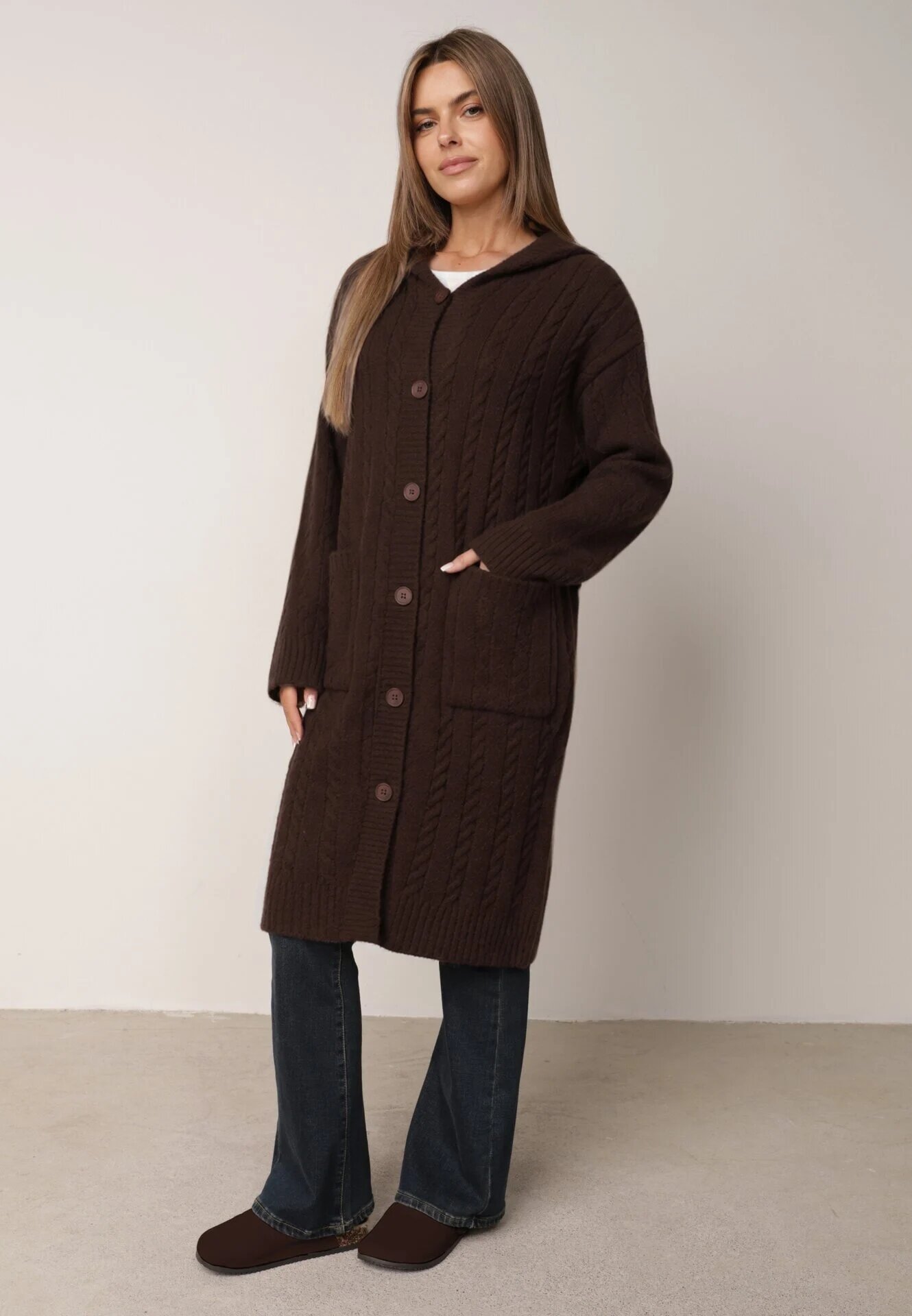 j&x Cardigan lung descheiat cu bumbac lână și glugă cu împletituri Jadani Maro