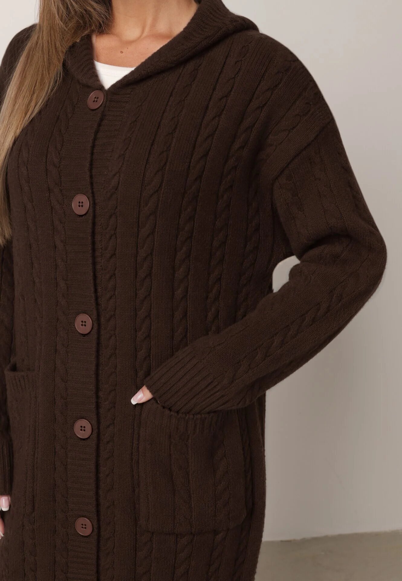 j&x Cardigan lung descheiat cu bumbac lână și glugă cu împletituri Jadani Maro