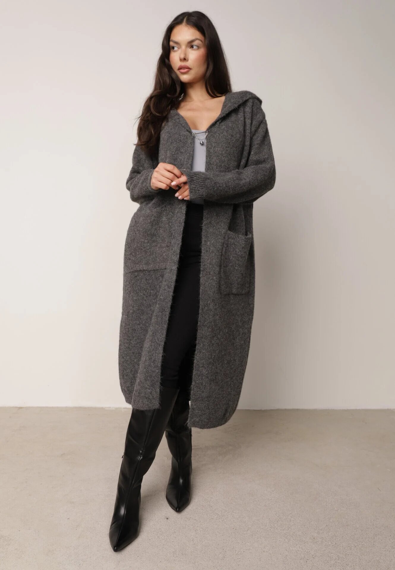 j&x Cardigan lung fără închidere cu lână cu glugă și broșă decorativă Saromia Gri închis