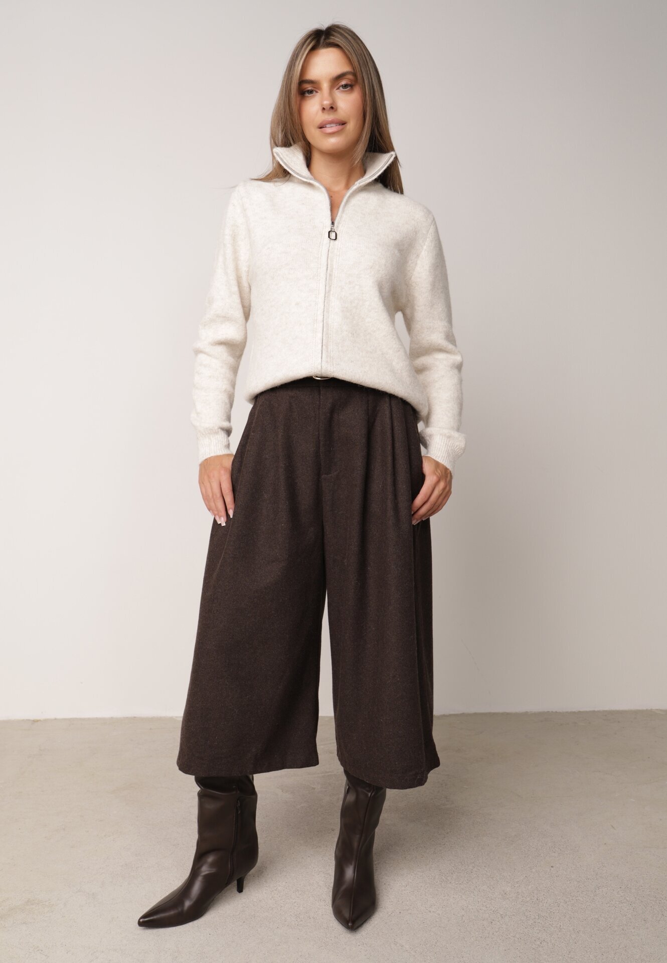 j&x Cardigan simplu cu fermoar cu guler tip tunică din tricot cu lână și bumbac Corraine Bej deschis