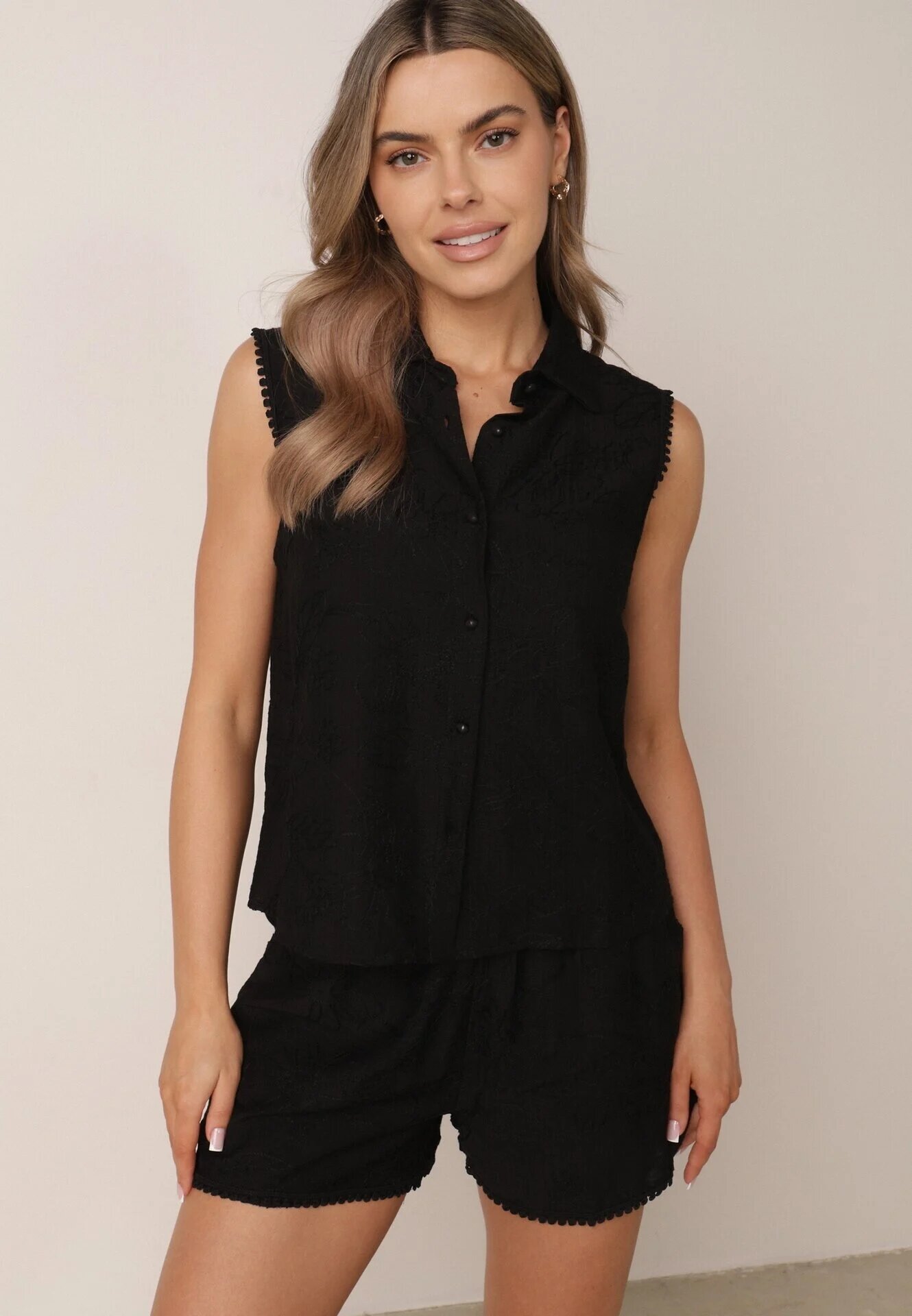j&x Compleu brodat din viscoză cămașă fără mâneci și pantaloni scurți Samethe Negru