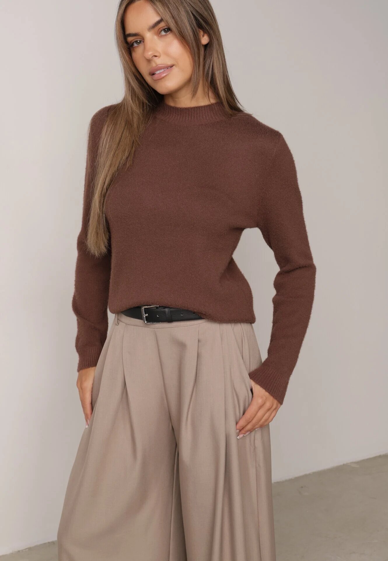 j&x Cu guler înalt minimalist cu lână și manșete striate Jazuria Maro