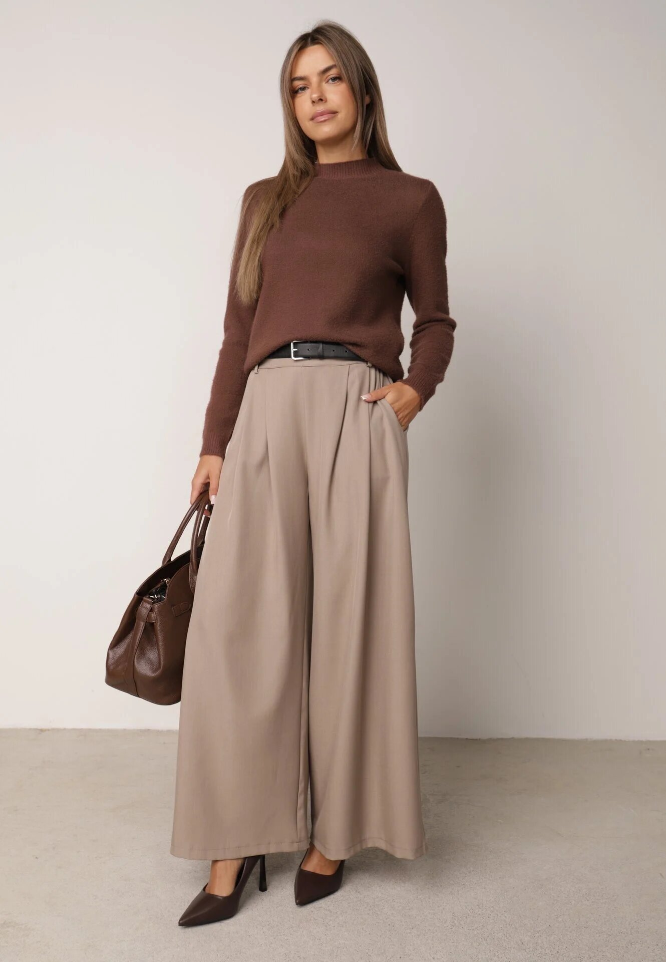 j&x Cu guler înalt minimalist cu lână și manșete striate Jazuria Maro