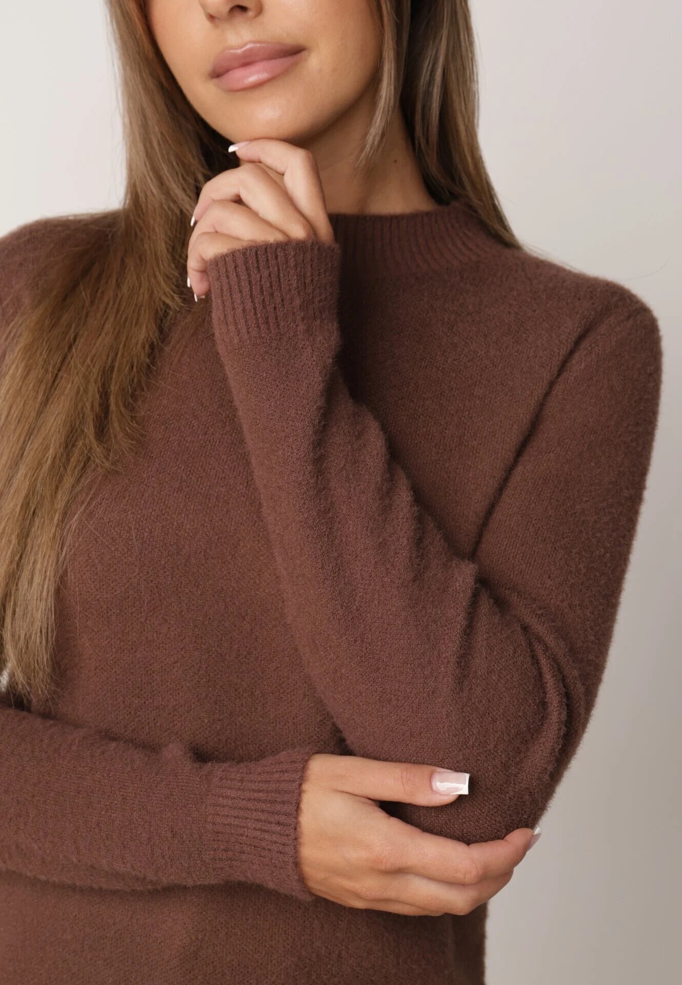 j&x Cu guler înalt minimalist cu lână și manșete striate Jazuria Maro