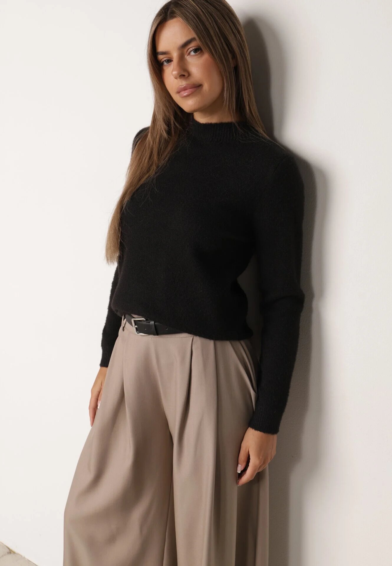 j&x Cu guler înalt minimalist cu lână și manșete striate Jazuria Negru