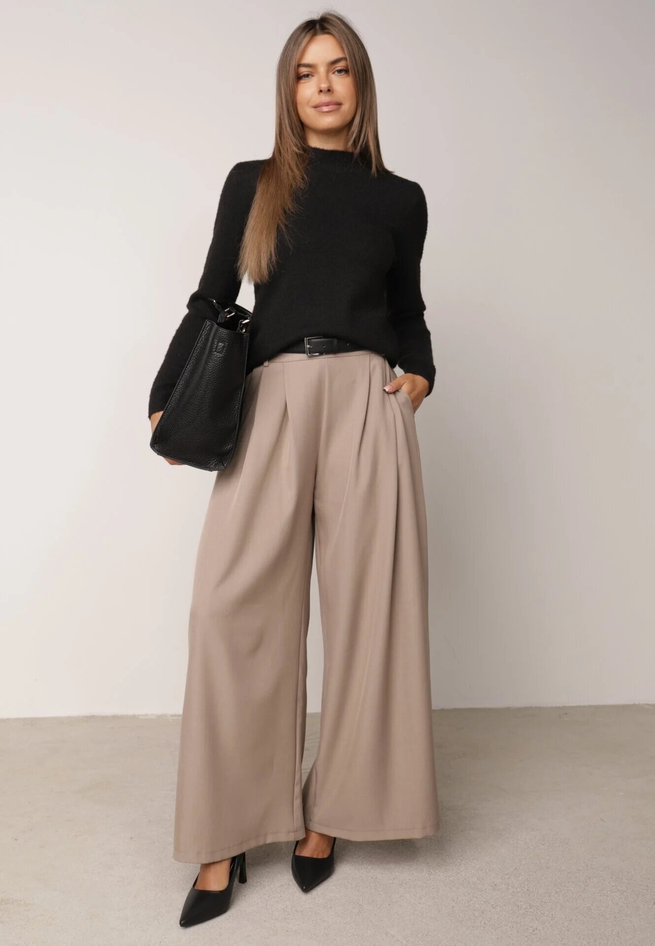 j&x Cu guler înalt minimalist cu lână și manșete striate Jazuria Negru