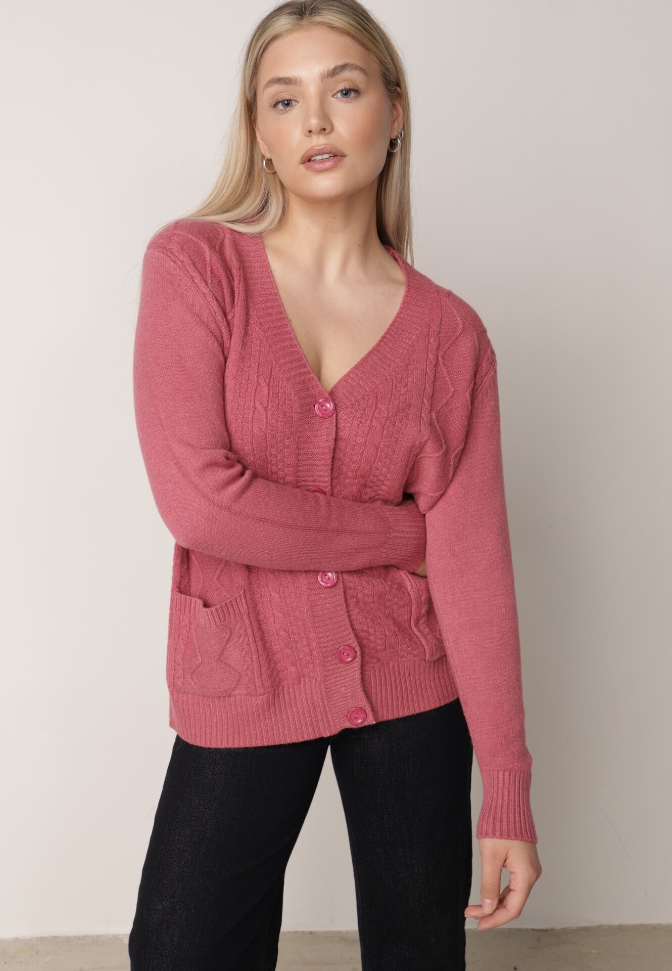 j&x Kardigan roz închis din bumbac decorat cu model împletit și cu buzunare Mevesava
