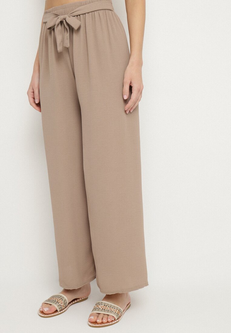 j&x Pantaloni bej închis cu croială largă cu talie înaltă și legătură în talie Reithessa