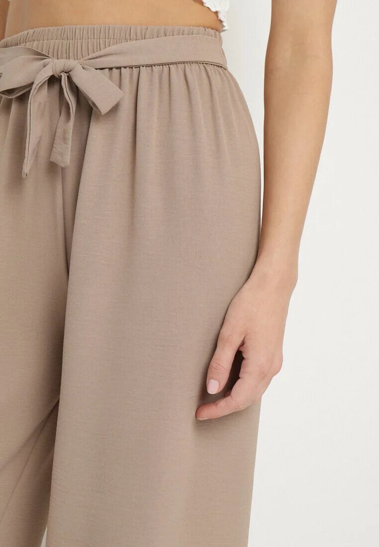 j&x Pantaloni bej închis cu croială largă cu talie înaltă și legătură în talie Reithessa