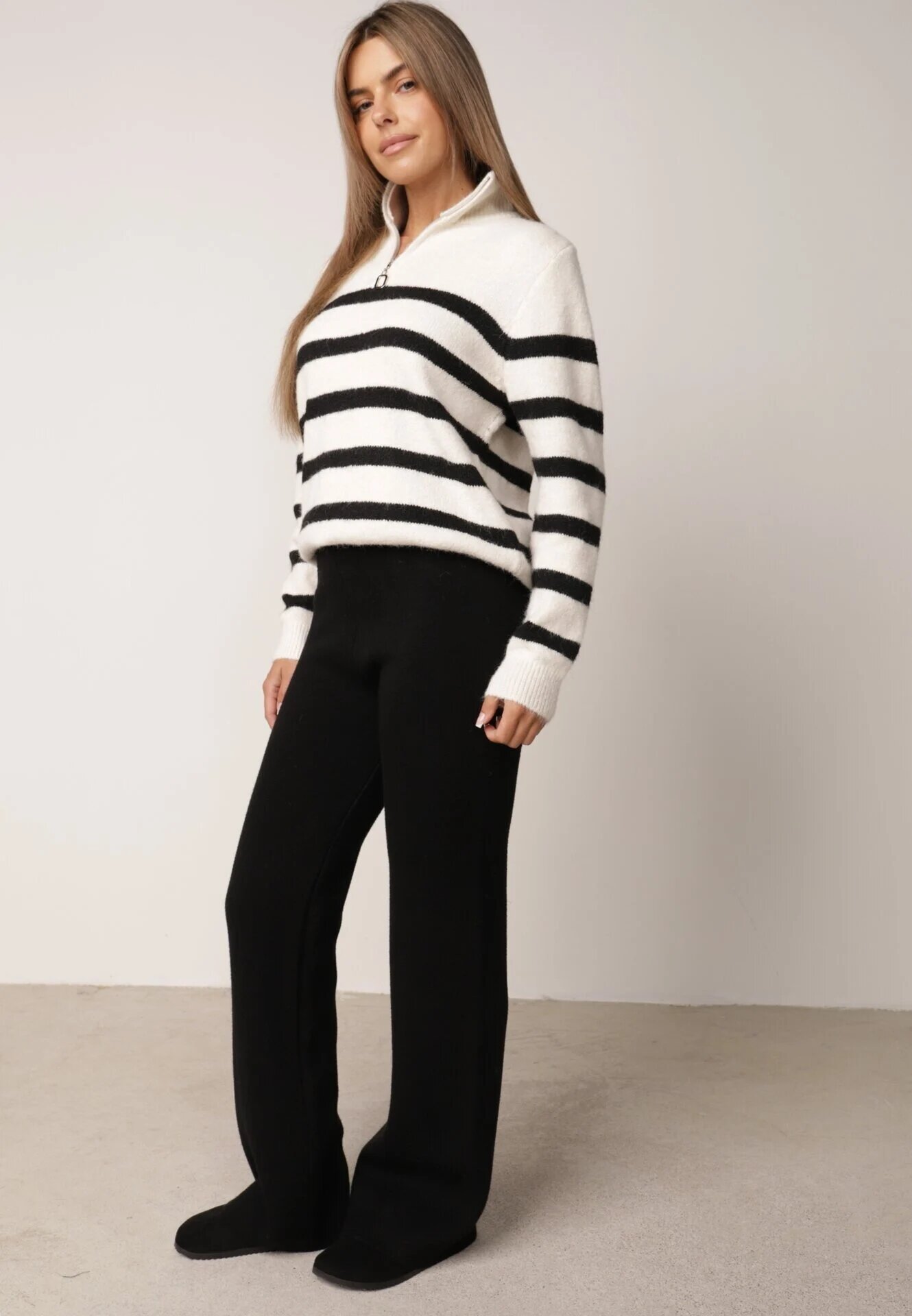 j&x Pantaloni negri căptușiți din tricot cu croi larg Miorea