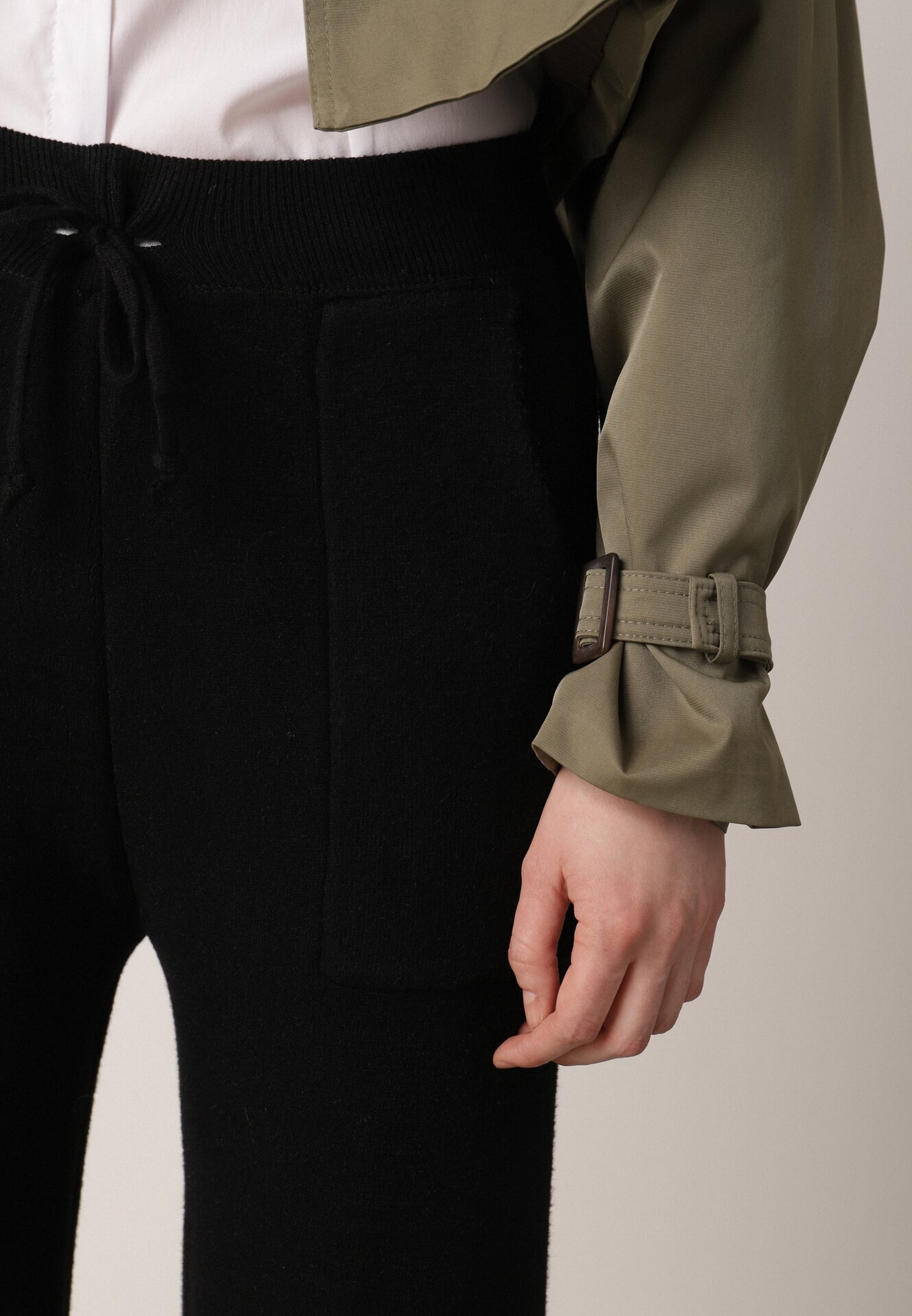 j&x Pantaloni Tricotați Negri cu Lână și Buzunare Decorative Monilana