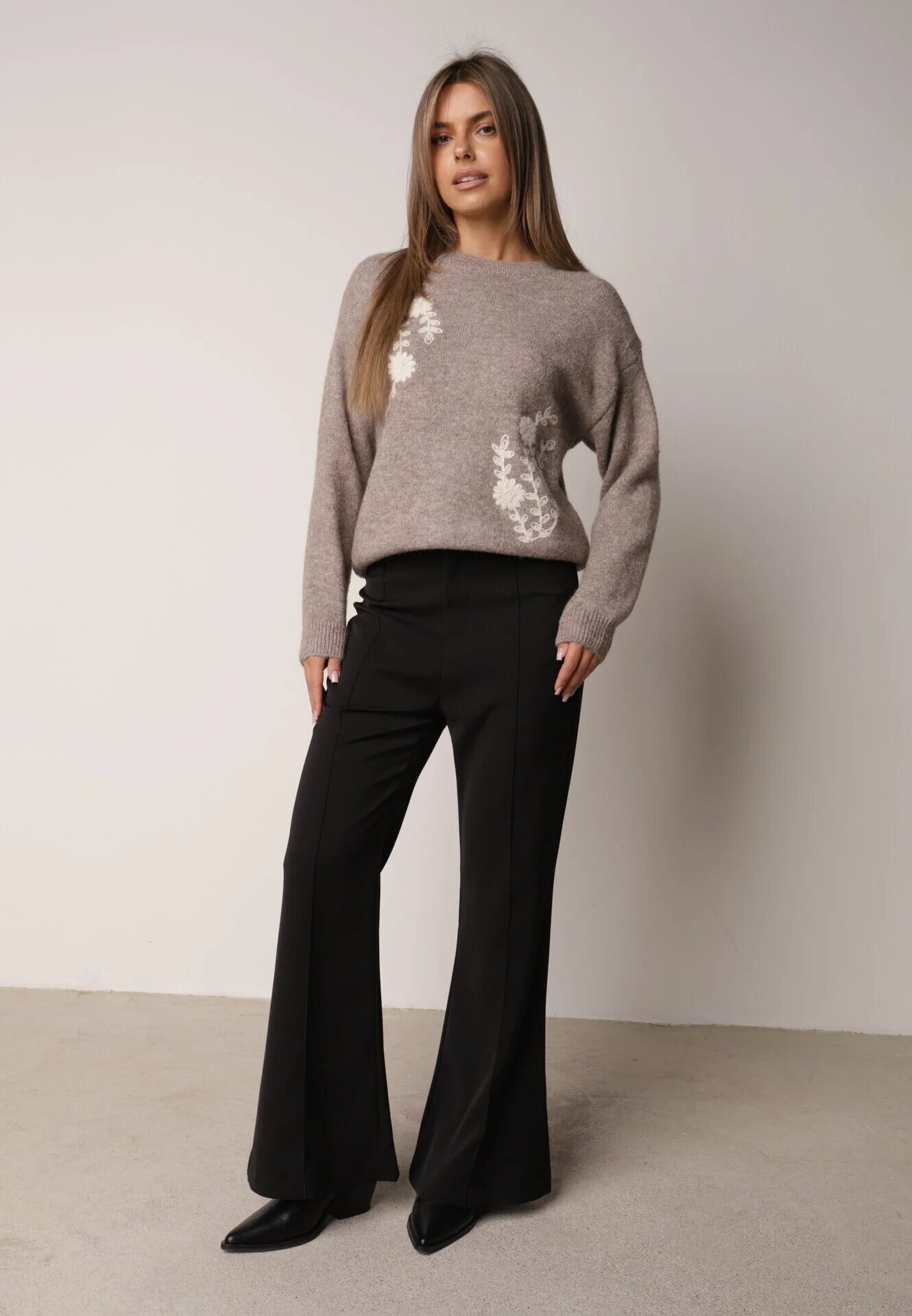 j&x Pulover cu lână de iarnă cu broderii cu model floral Kismetti Bej închis