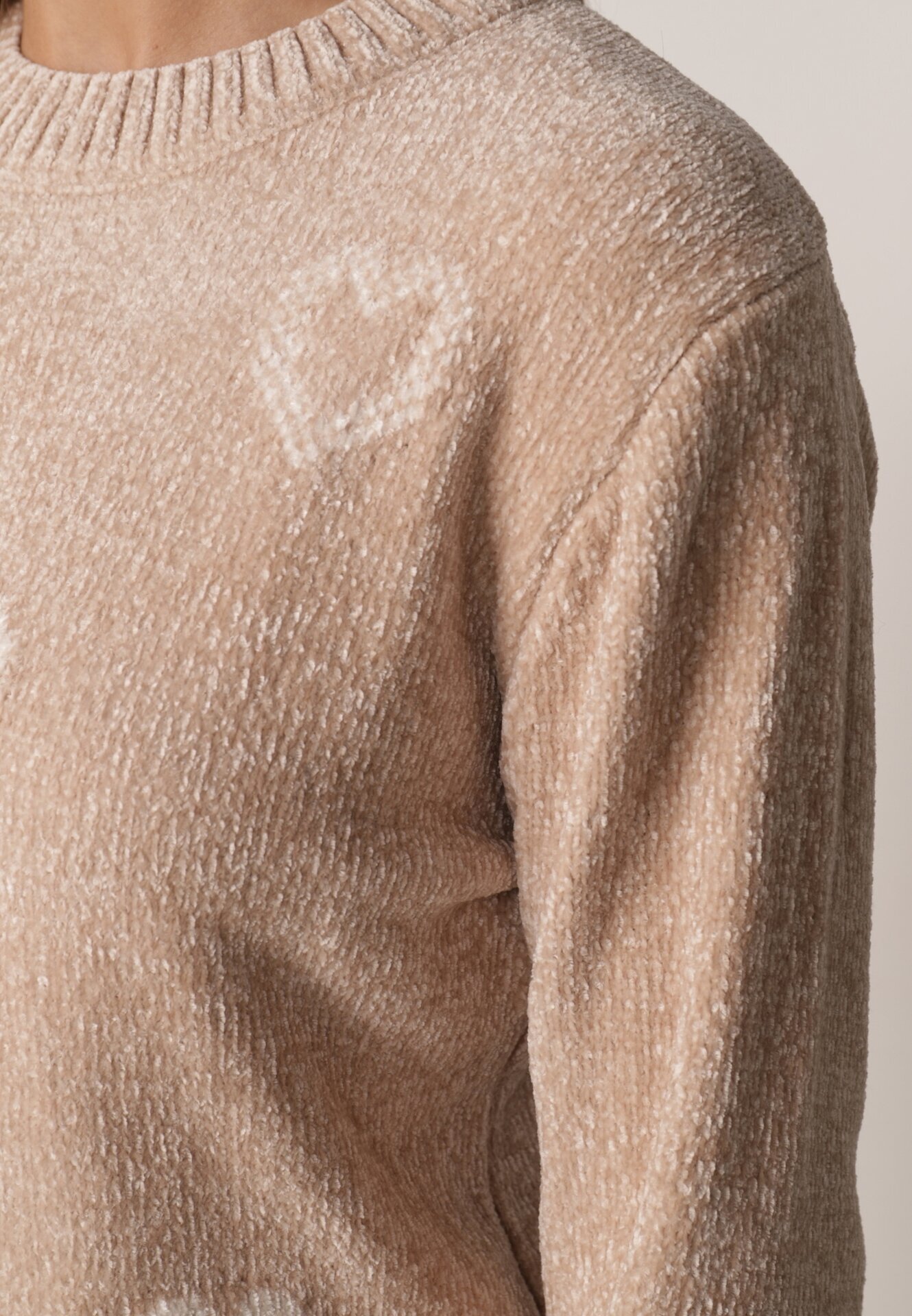 j&x Pulover din bumbac decorat cu motiv de inimi Lovric Bej
