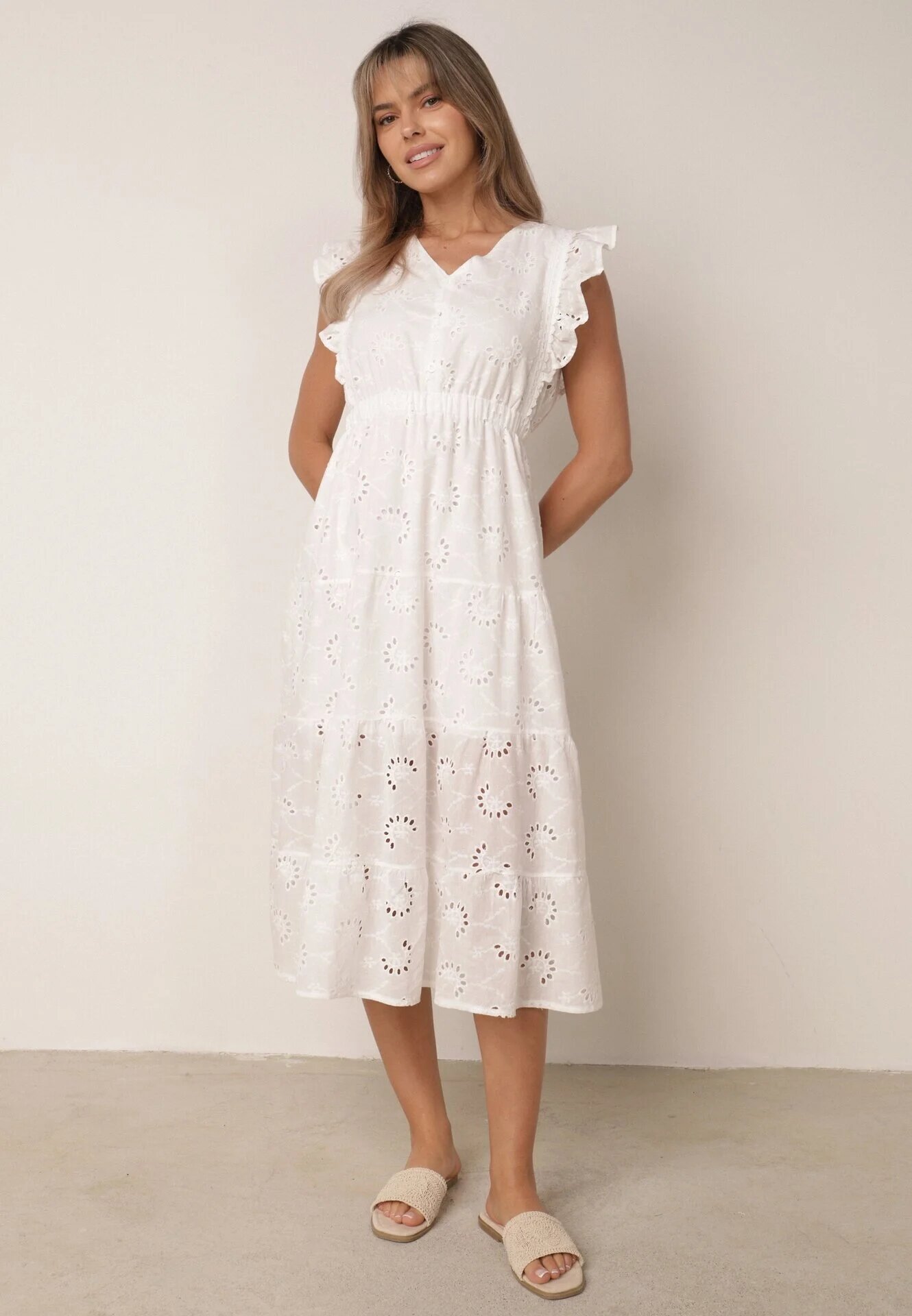 j&x Rochie Ajurată Albă cu Volan cu Croială Cloș Lirvolia