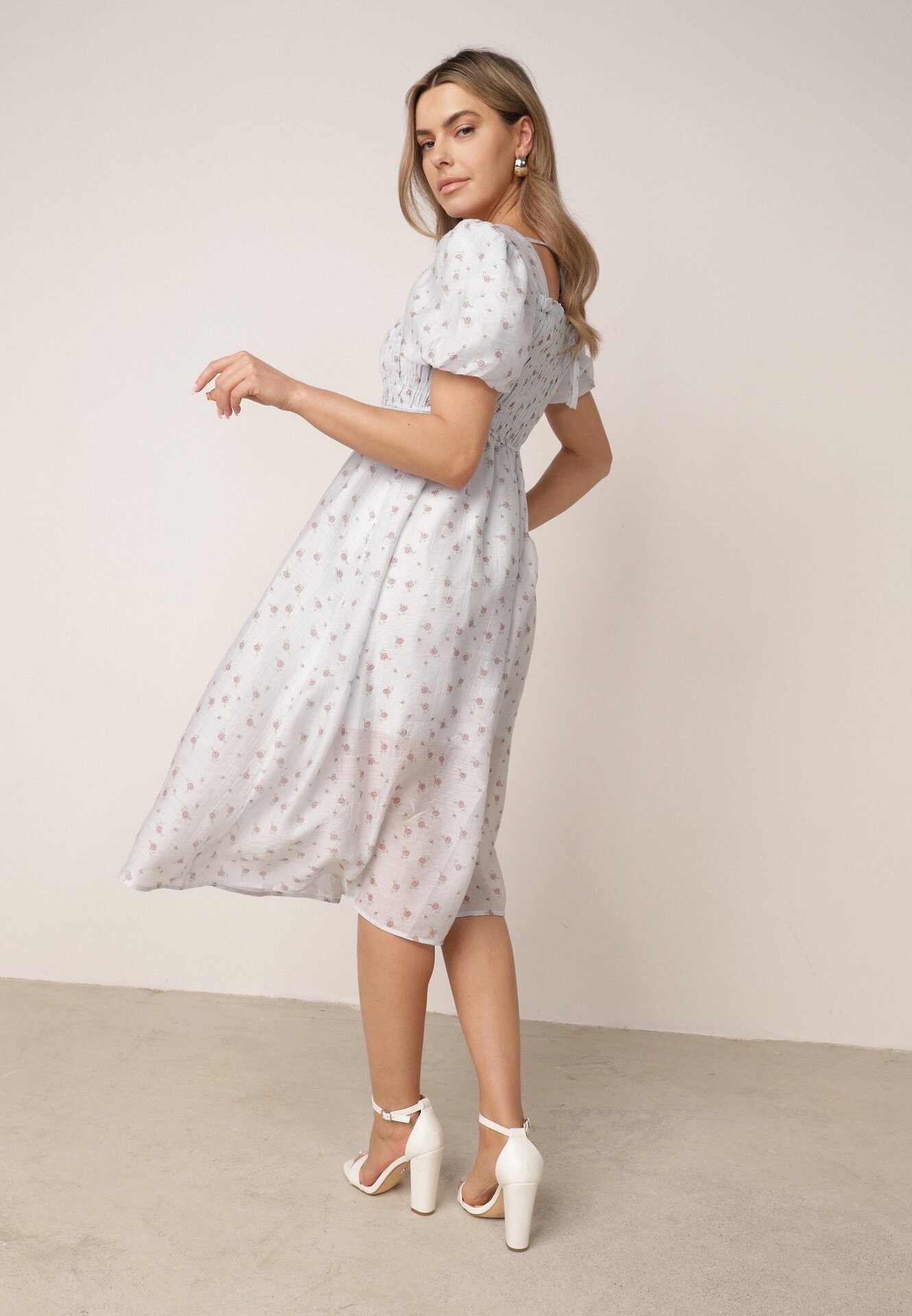 j&x Rochie cu flori din Tencel evazată cu mâneci bufante Viviare Albastră