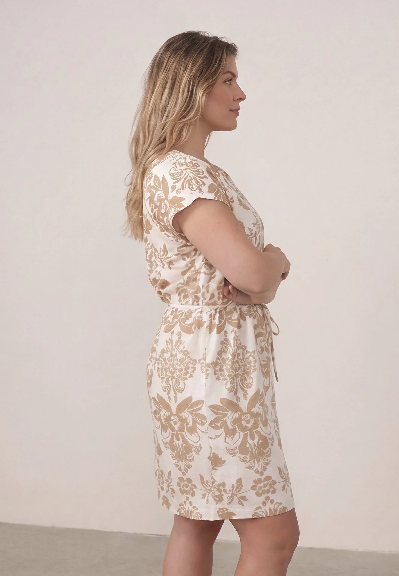 j&x Rochie cutie din vâscoză în stil Casual cu centură tip cravată Tepena Bej deschis