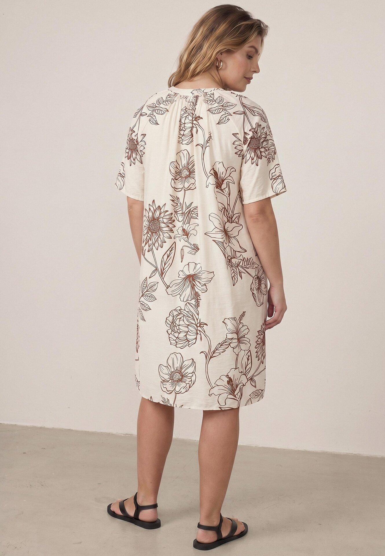 j&x Rochie din viscoză cu croială boxy și imprimeu floral Reninca Albă cu maro