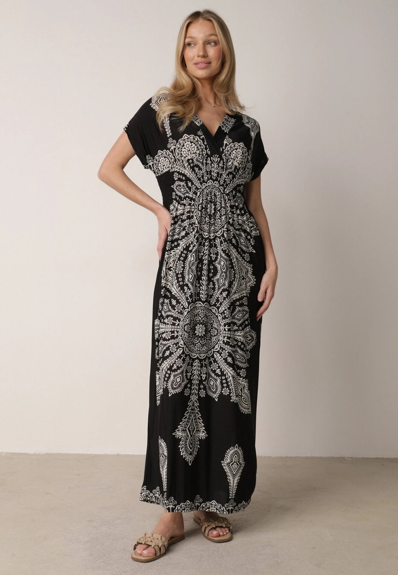 j&x Rochie Negră Khryseis
