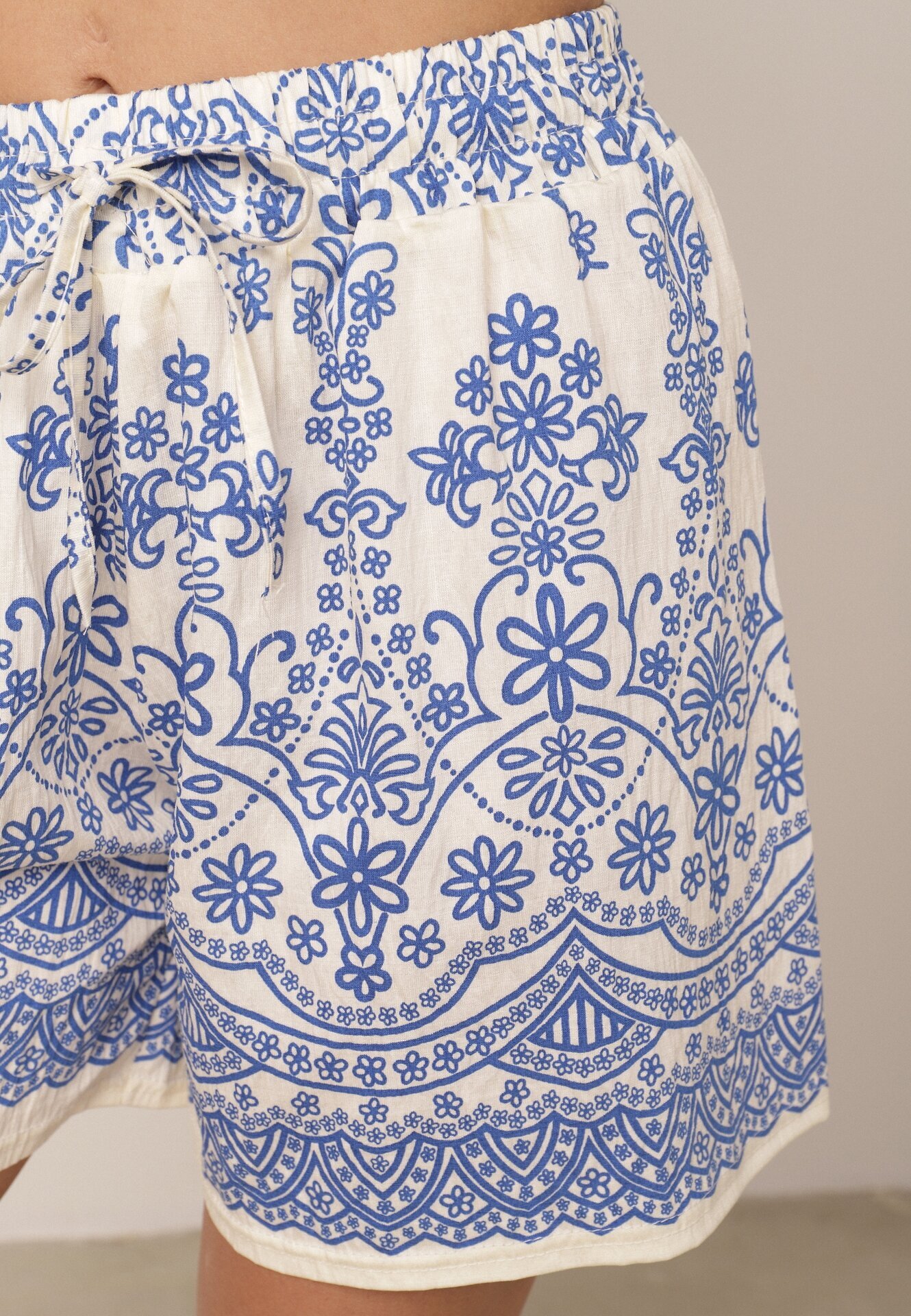 j&x Scurt casual cu model floral Faenoe Albaștri