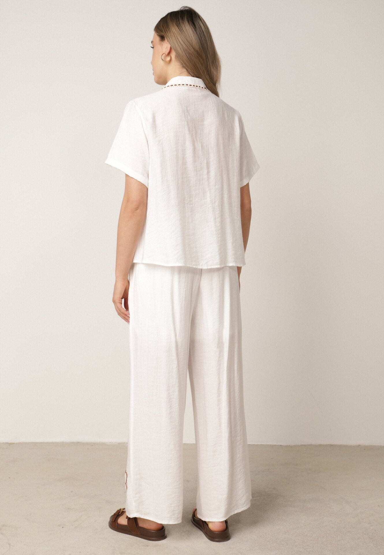j&x Set de vară din viscoză cămașă și pantaloni cu aplicații croșetate Prisesa Alb