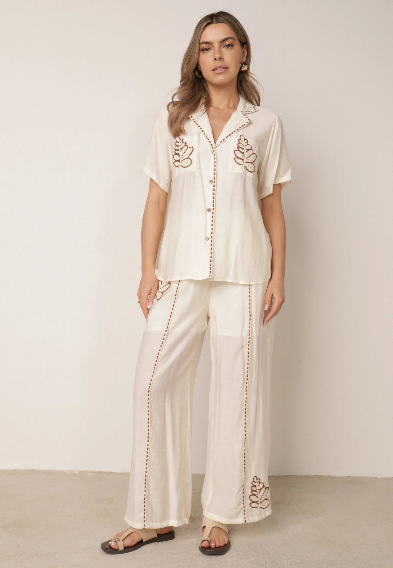j&x Set de vară din viscoză cămașă și pantaloni cu aplicații croșetate Prisesa Bej deschis