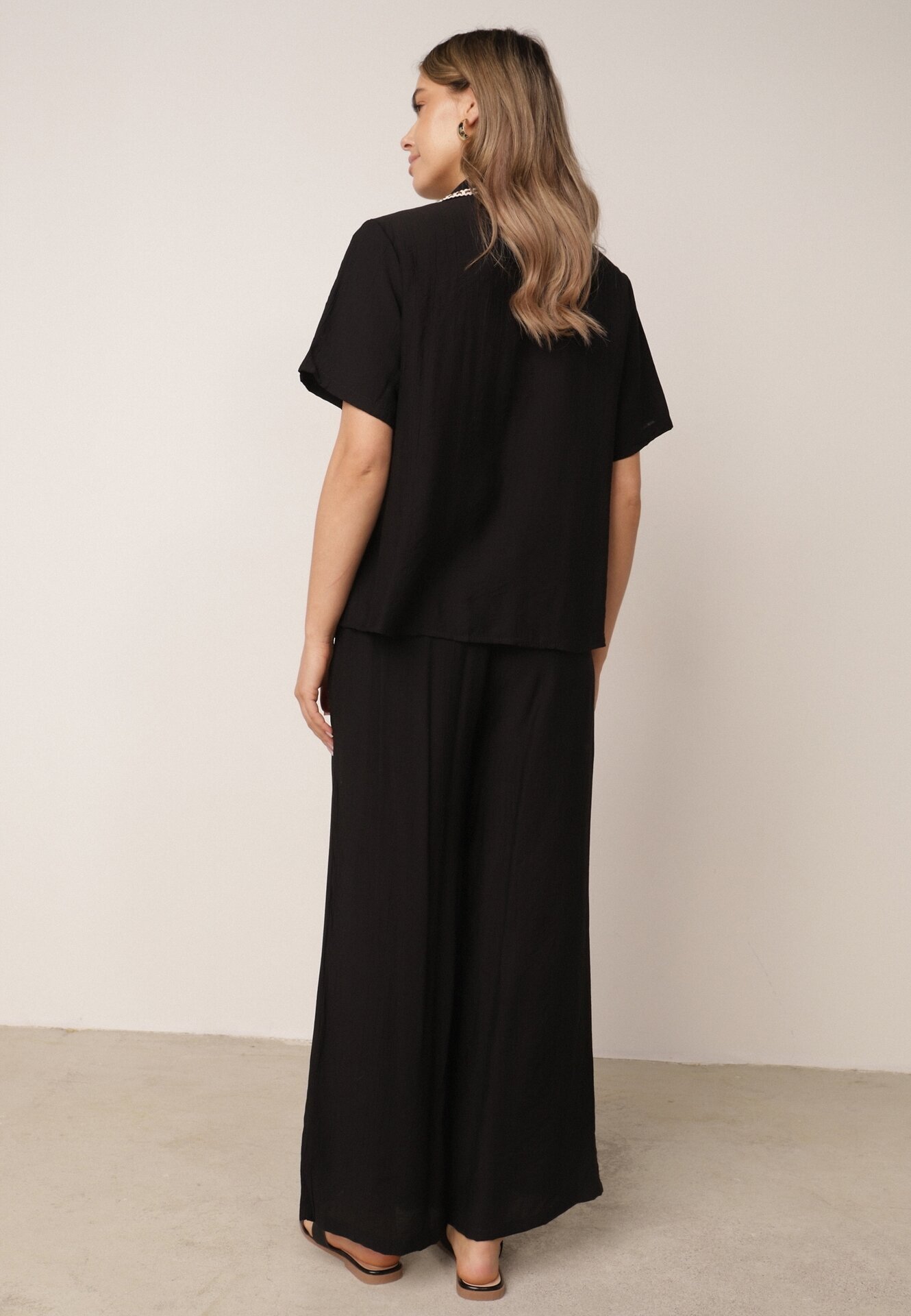 j&x Set de vară din viscoză cămașă și pantaloni cu aplicații croșetate Prisesa Negru