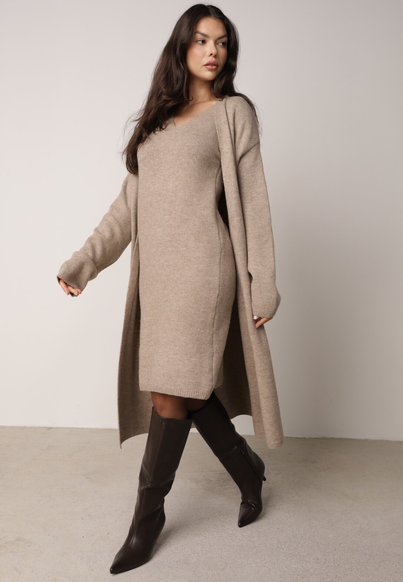 j&x Set din tricot cu bumbac și lână: cardigan și rochie dreaptă cu decolteu în V Ubroa Bej Bej