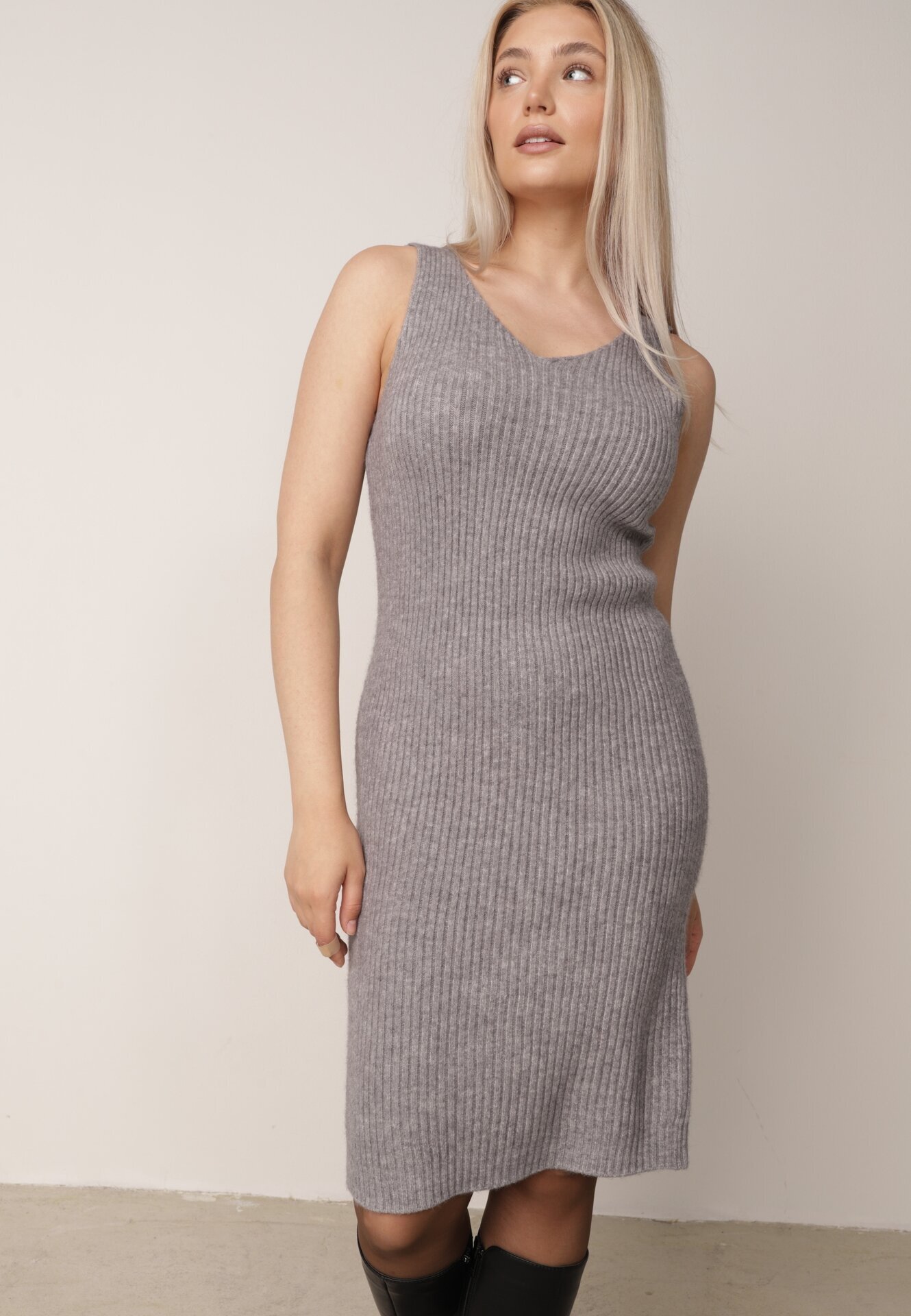 j&x Set din tricot cu dungi bumbac și lână asortat: rochie și cu guler înalt Miorra Gri