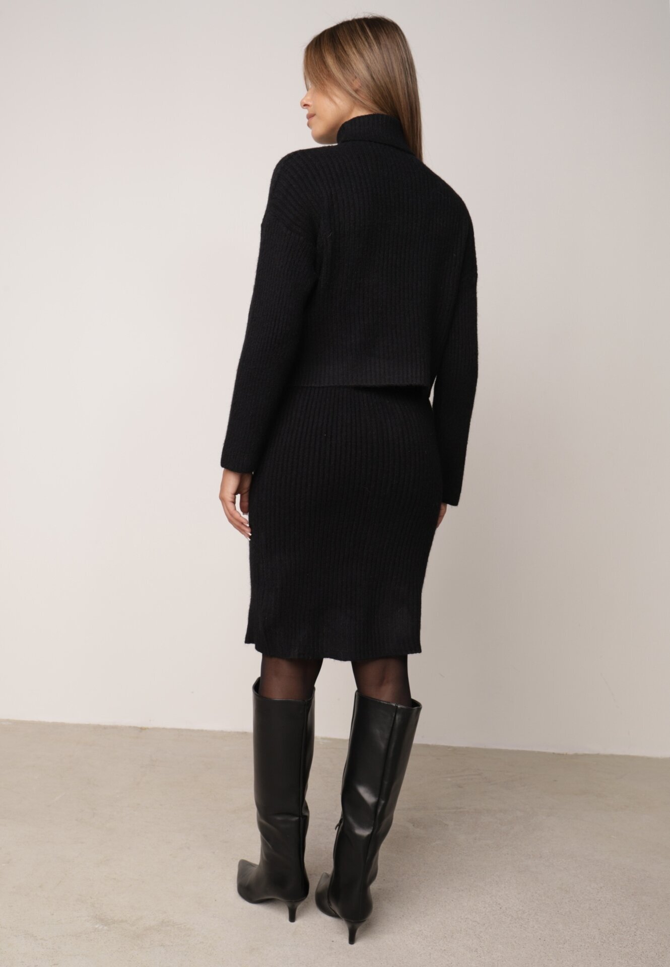 j&x Set din tricot cu dungi bumbac și lână asortat: rochie și cu guler înalt Miorra Negru
