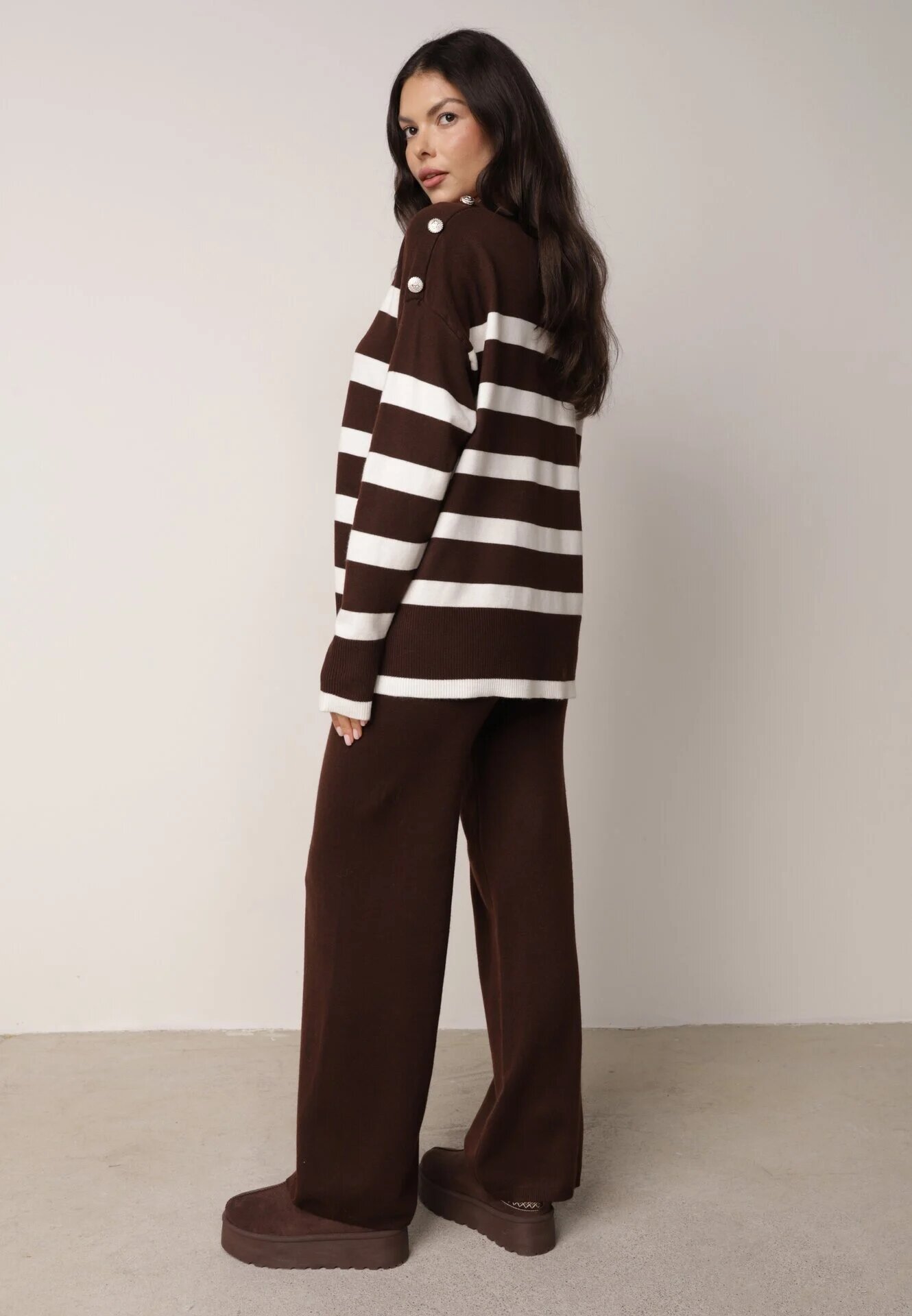 j&x Set tricot cu bumbac pulover în dungi cu nasturi decorativi și pantaloni Tiuves Maro