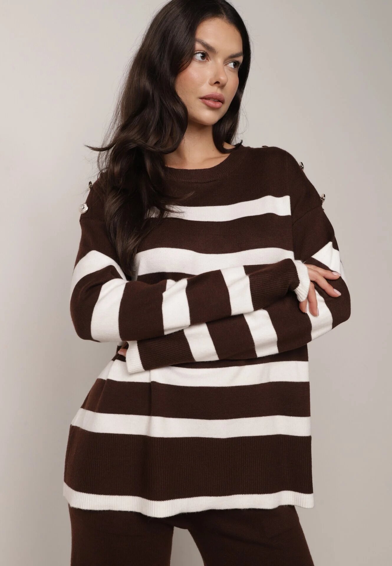 j&x Set tricot cu bumbac pulover în dungi cu nasturi decorativi și pantaloni Tiuves Maro