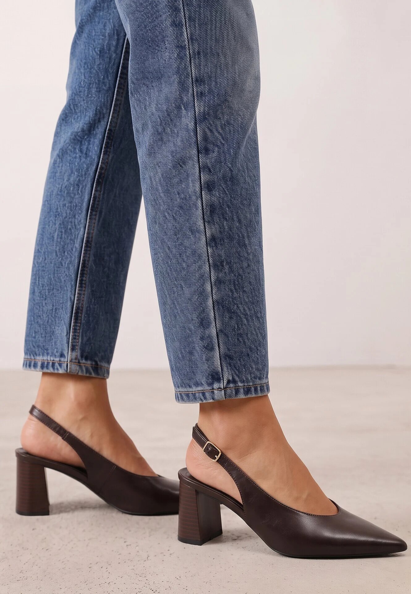 joalice paris Pantofi eleganți cu toc gros cu curea la călcâi și vârf ascuțit Gihisa Maro
