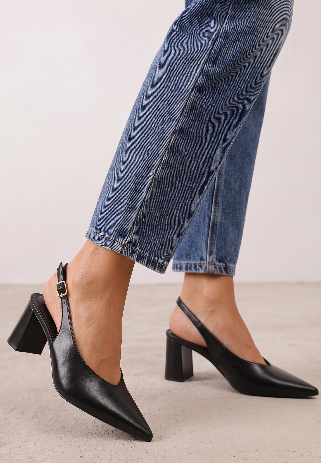 joalice paris Pantofi eleganți cu toc gros cu curea la călcâi și vârf ascuțit Gihisa Negri