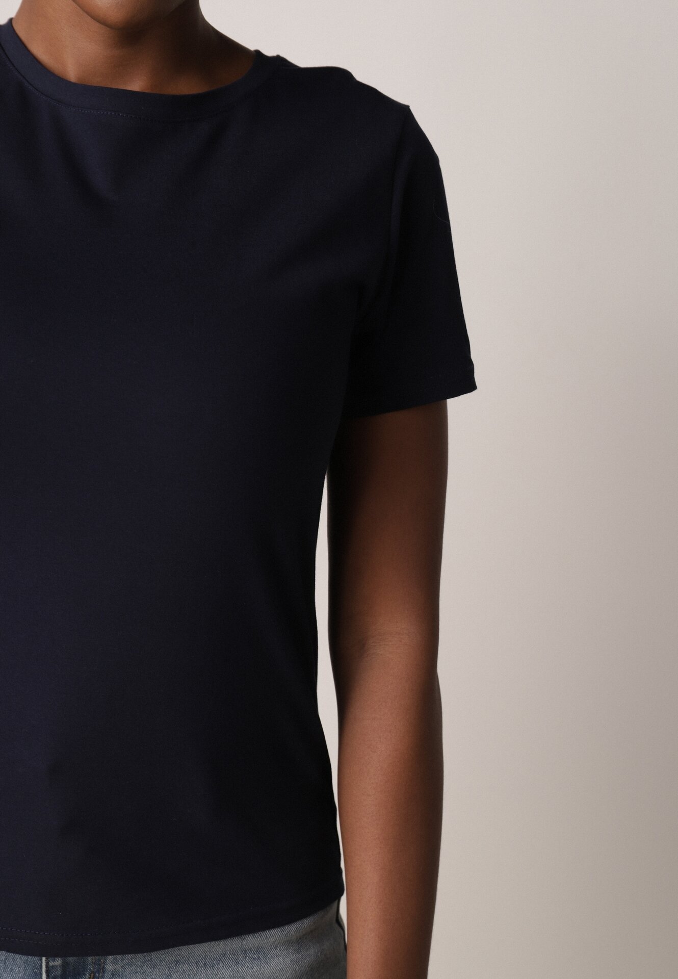 jstyle Tricou de bumbac bleumarin în stil clasic Nedila