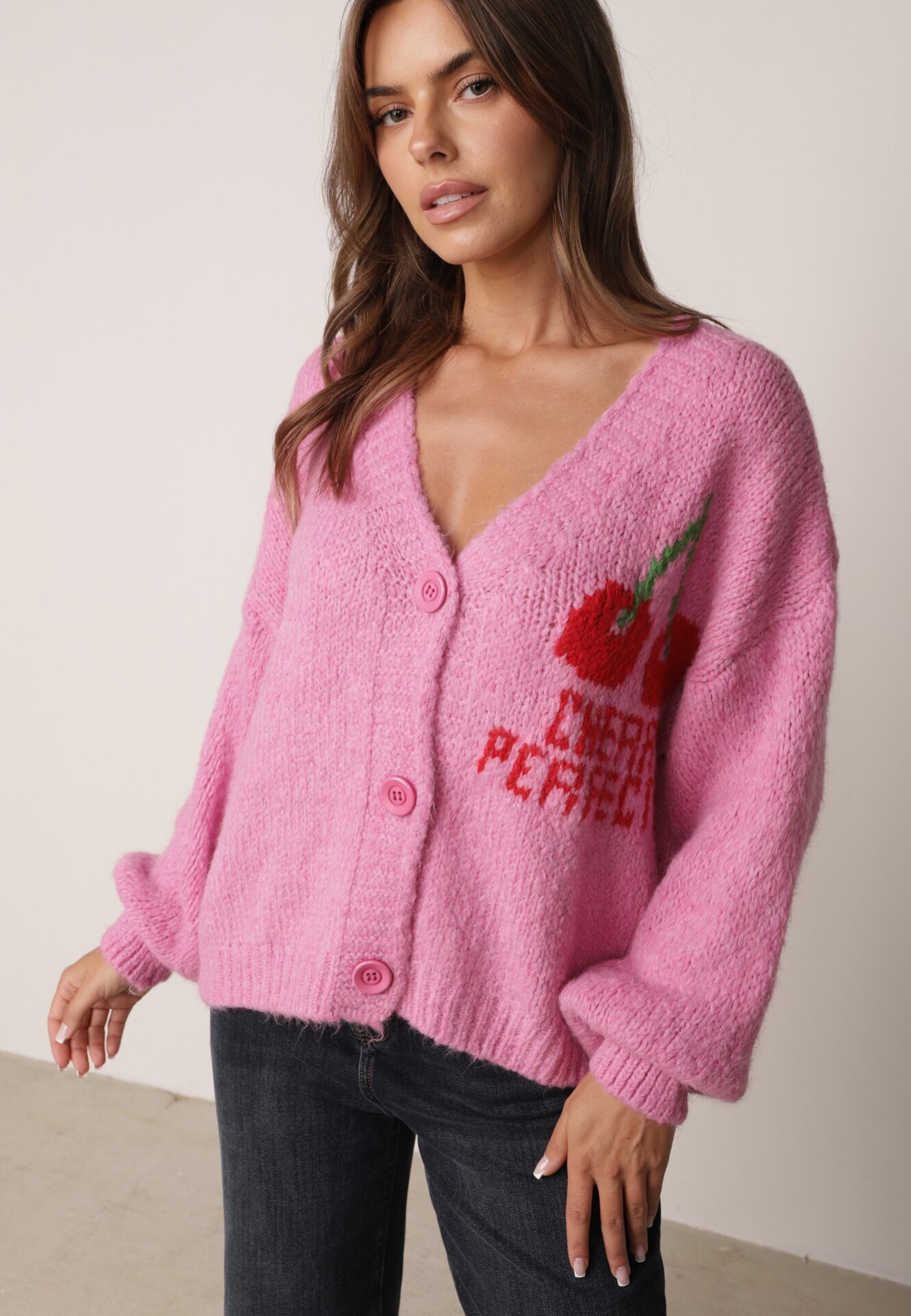 jumelle Cardigan Fucsia cu Lână Decorat cu Cireașă și Inscripție Irissora