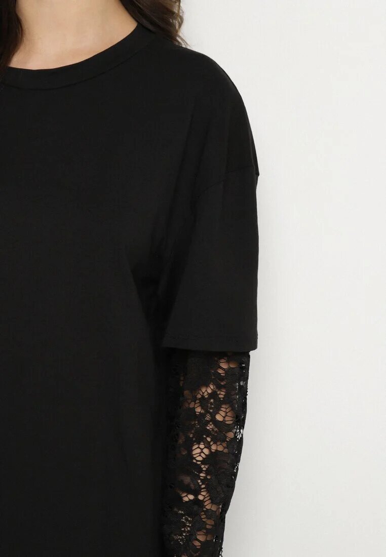 jumelle Rochie tip T-shirt Neagră de bumbac cu despicături și mâneci din dantelă Fenisia