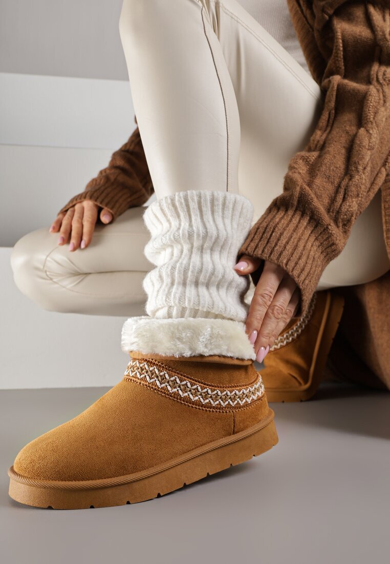 kafeini Cizme de zăpadă slip-on Maro din imitație de piele întoarsă decorate cu broderie și blană Zetesse