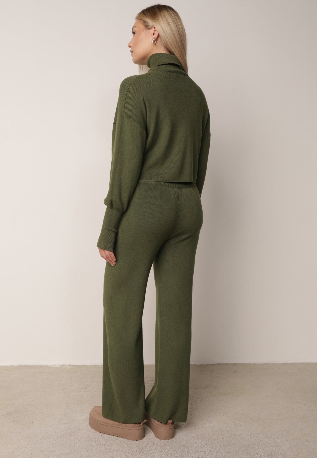  Komplet Verde Tricotat cu Vâscoză Bluză tip golf cu elastic și Pantaloni largi Noridra