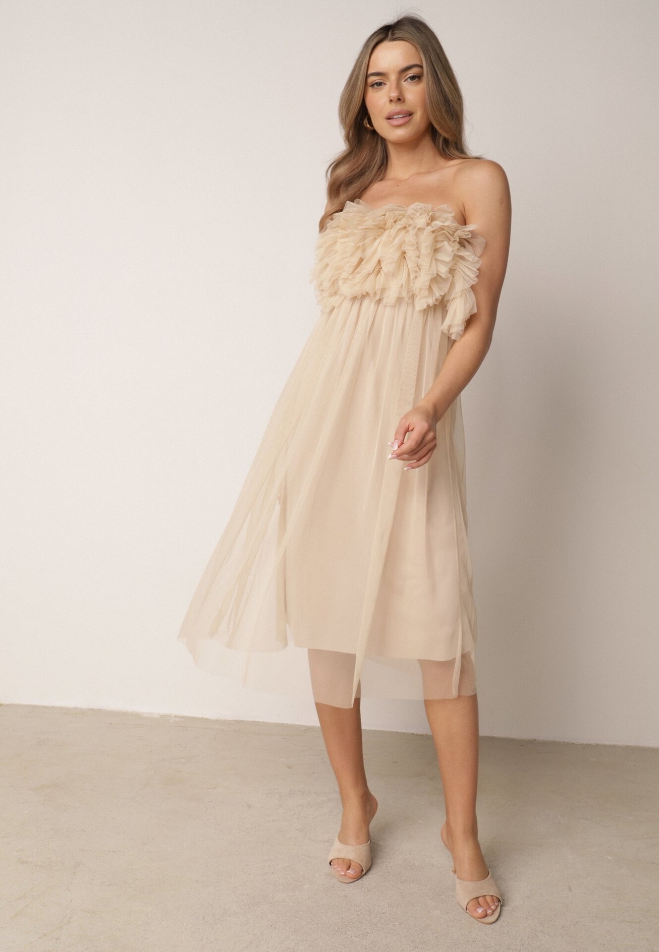 lily rose Rochie Bej din tul cu Volane Larithia
