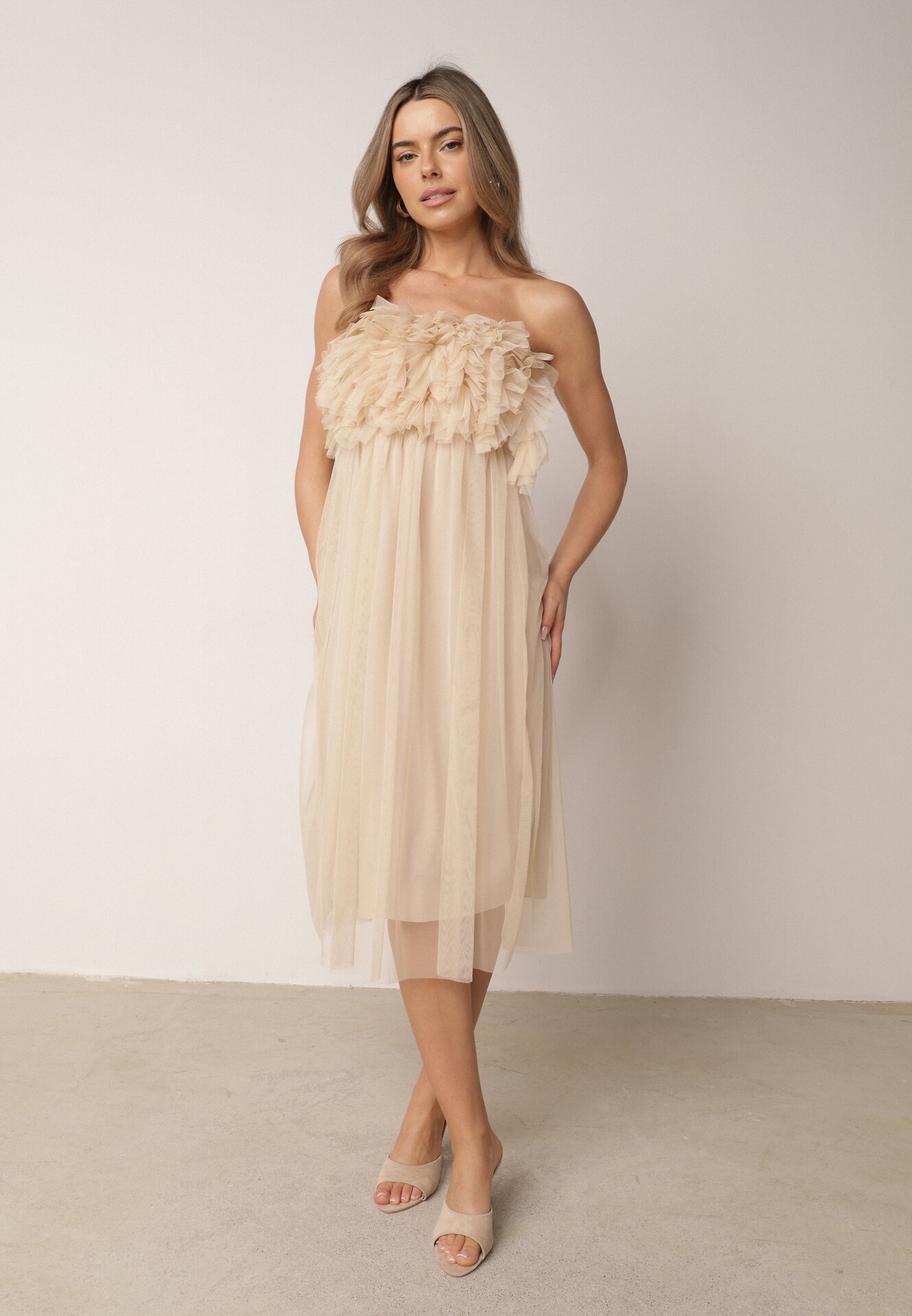lily rose Rochie Bej din tul cu Volane Larithia