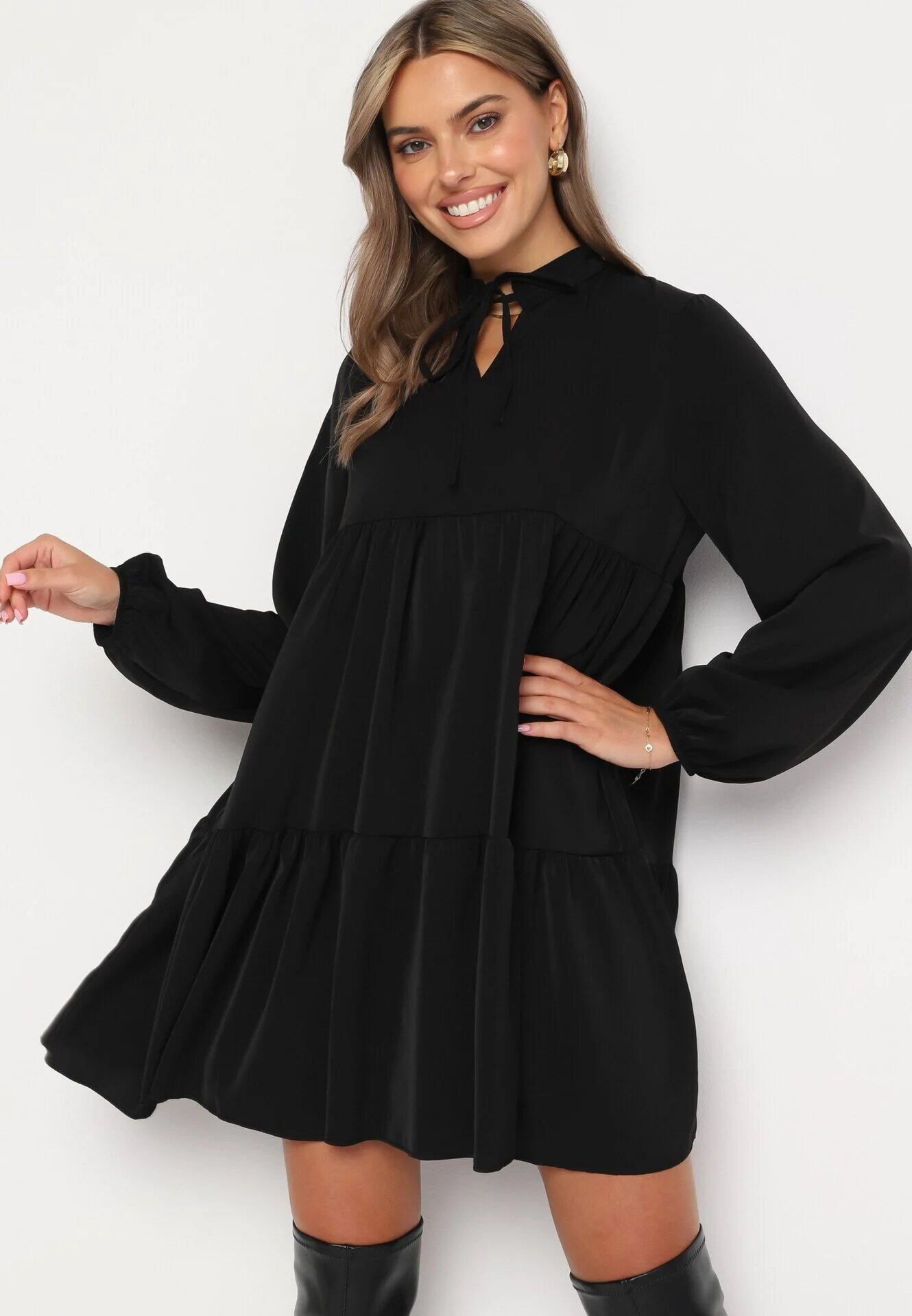 lily rose Rochie Evazată Neagră cu Volan Uxaria