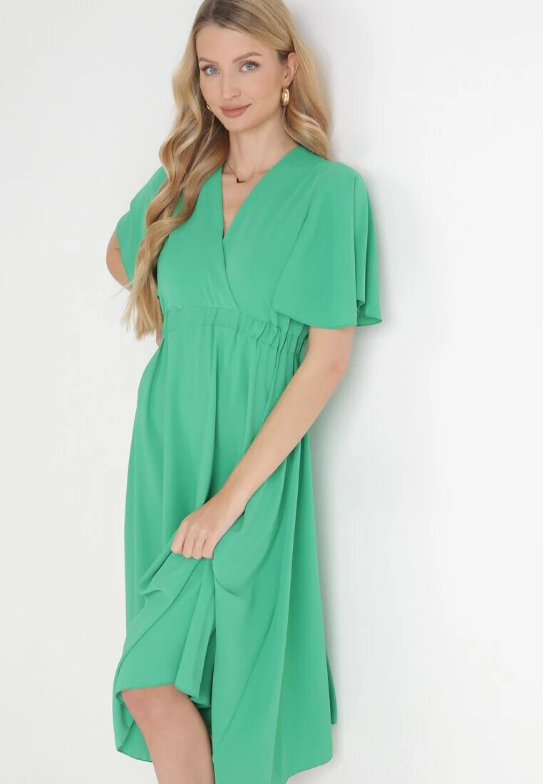 lily rose Rochie Verde Cloș Midi cu Decolteu petrecut și Elastic în Talie Muntani