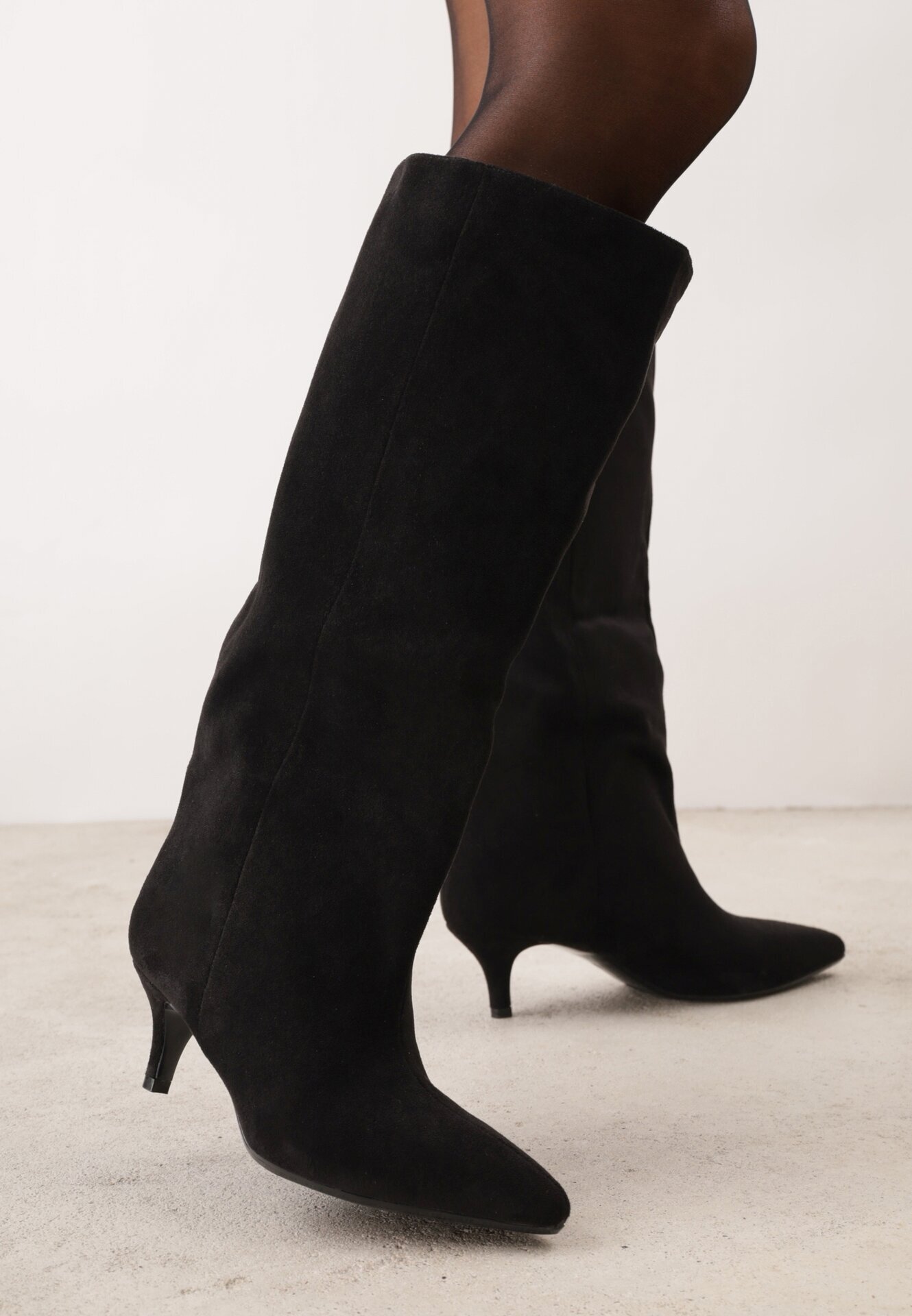 lovery Cizme pe toc stiletto tip kitten cu carâmb larg Isabenia Negre