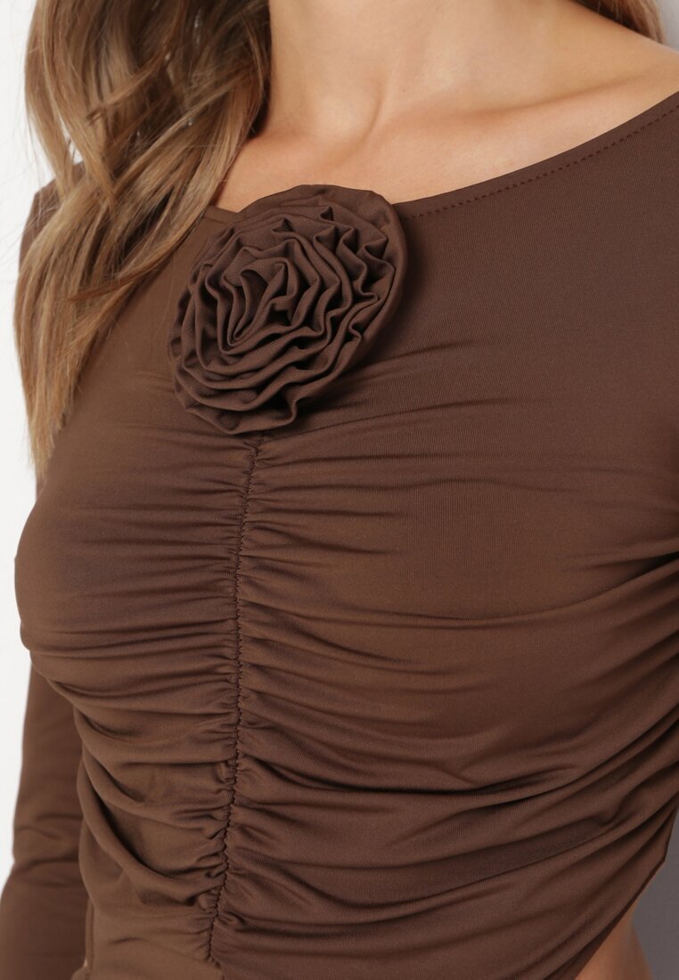 lovery Rochie Maro Mulată Mini cu Floare și Decupaje Gradutta