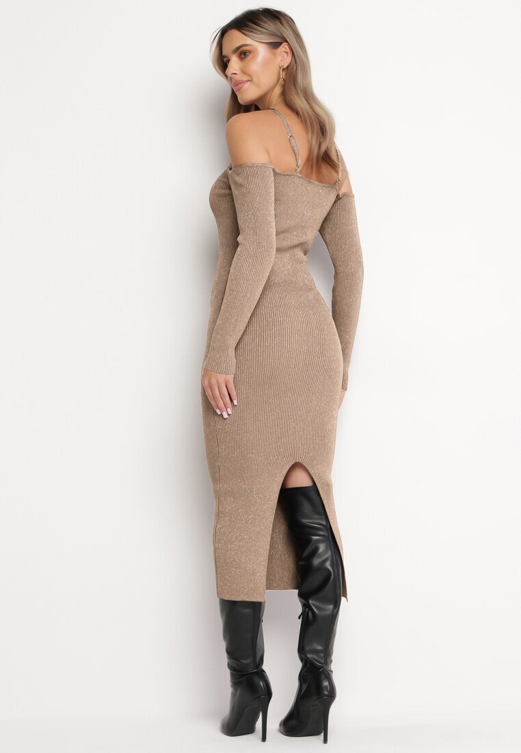 lovery Rochie midi bej mulată cu umeri goi și cu floare decorativă Vorella