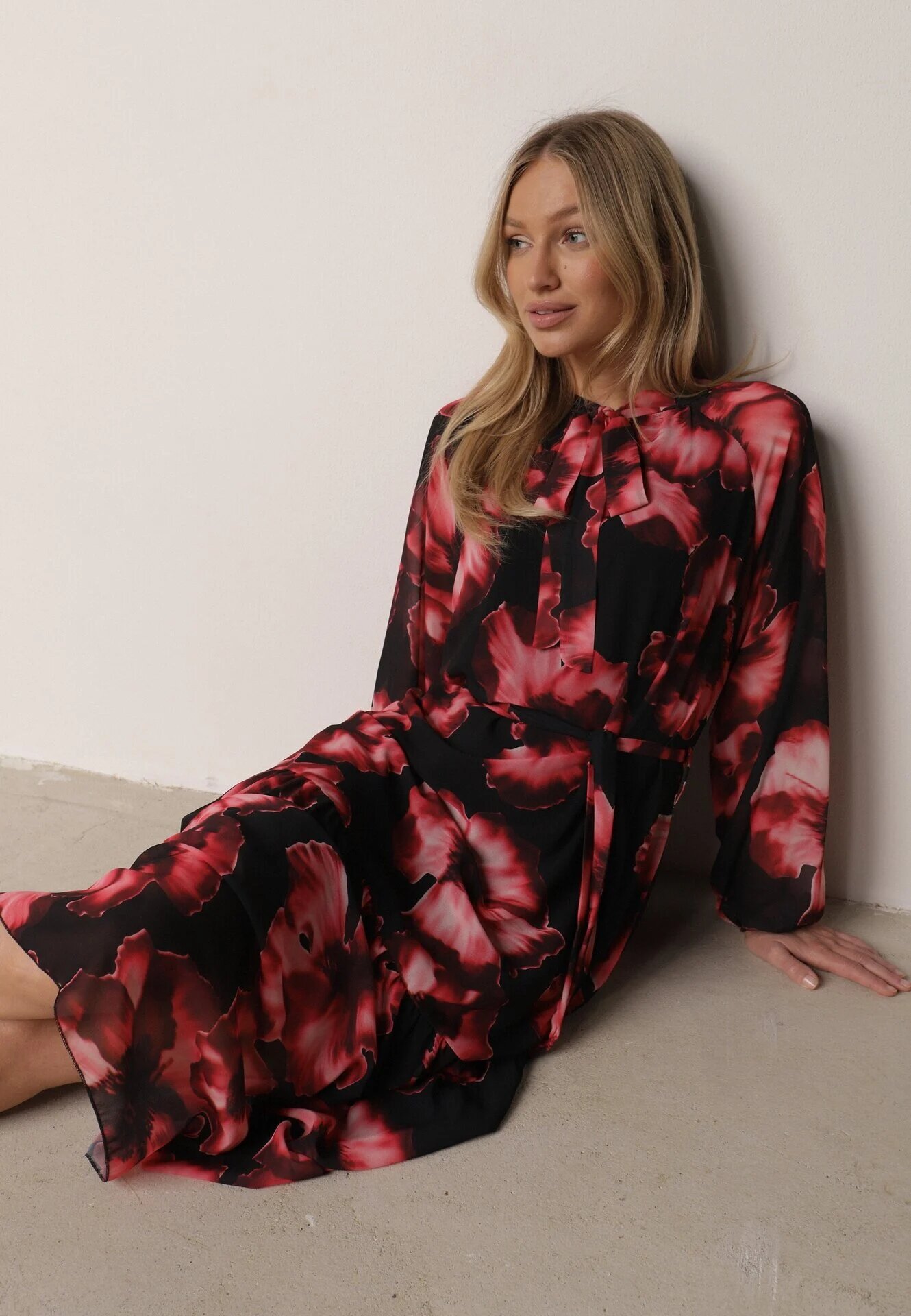 lovery Rochie roșu-negru tip cutie florală cu curea Nifle
