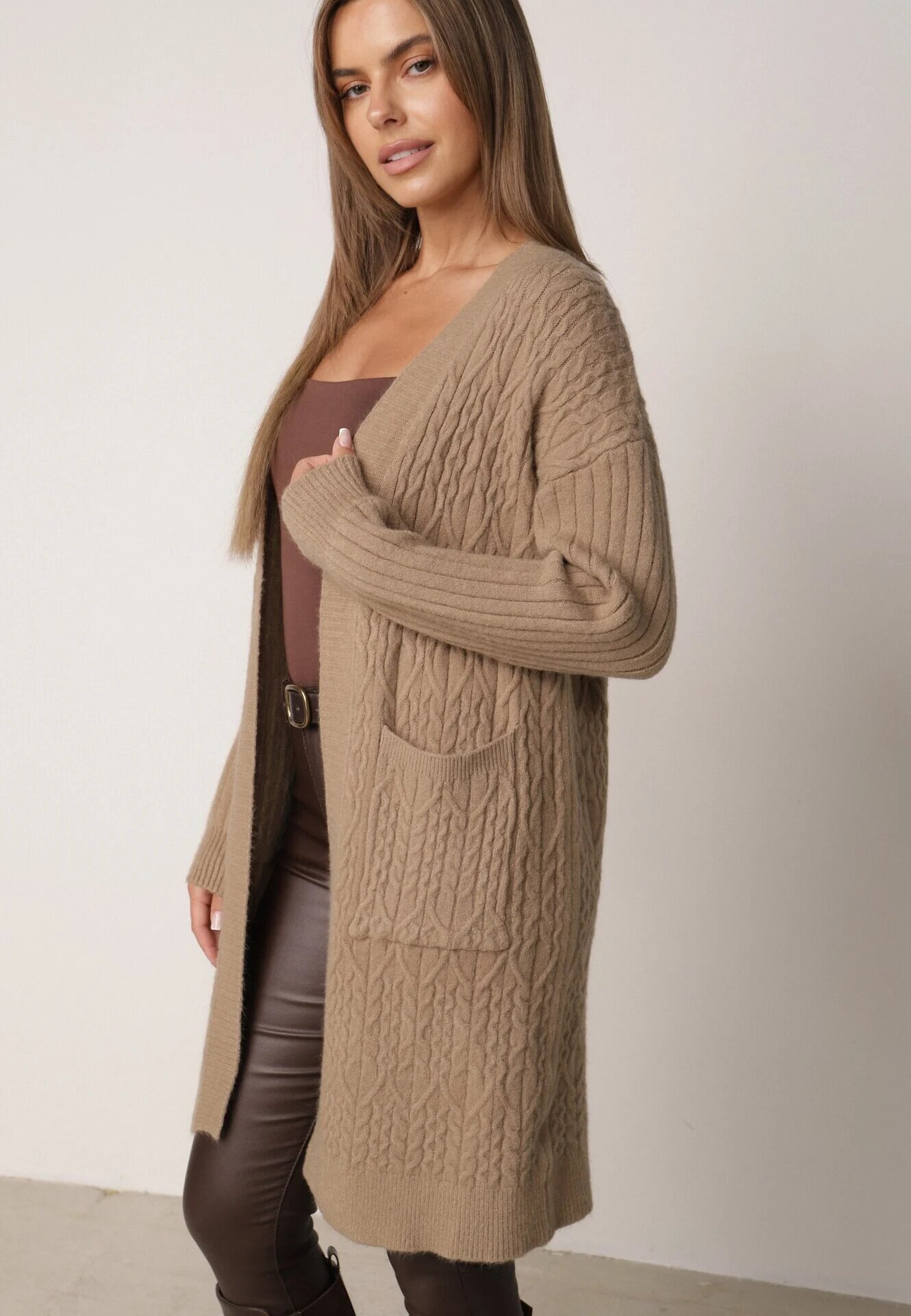 m&d fashion Cardigan cu croi lung și împletituri Lerlit Bej