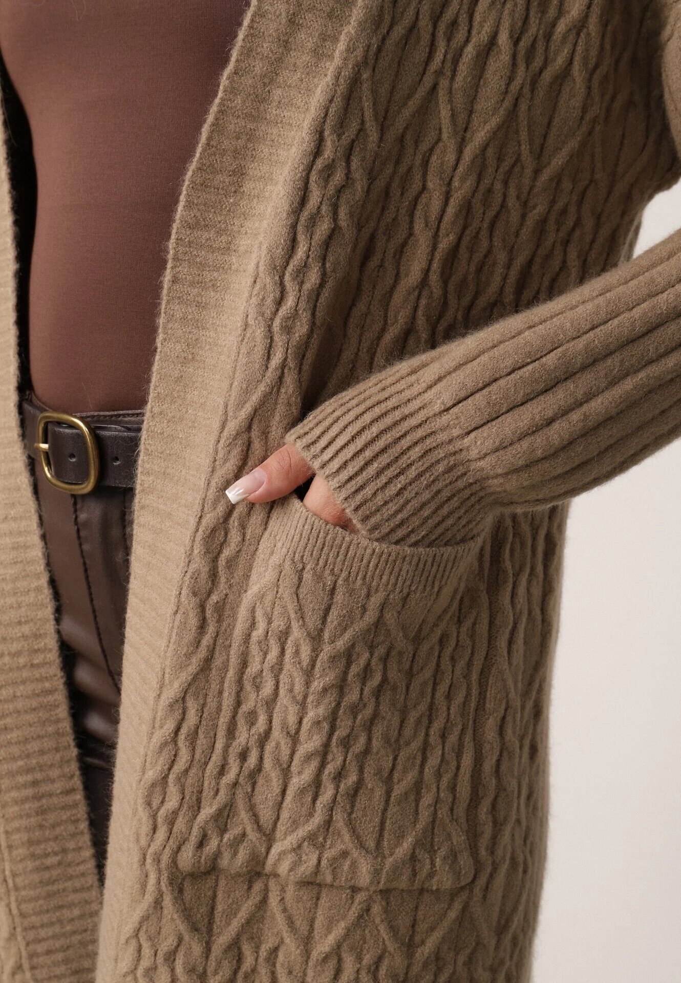 m&d fashion Cardigan cu croi lung și împletituri Lerlit Bej